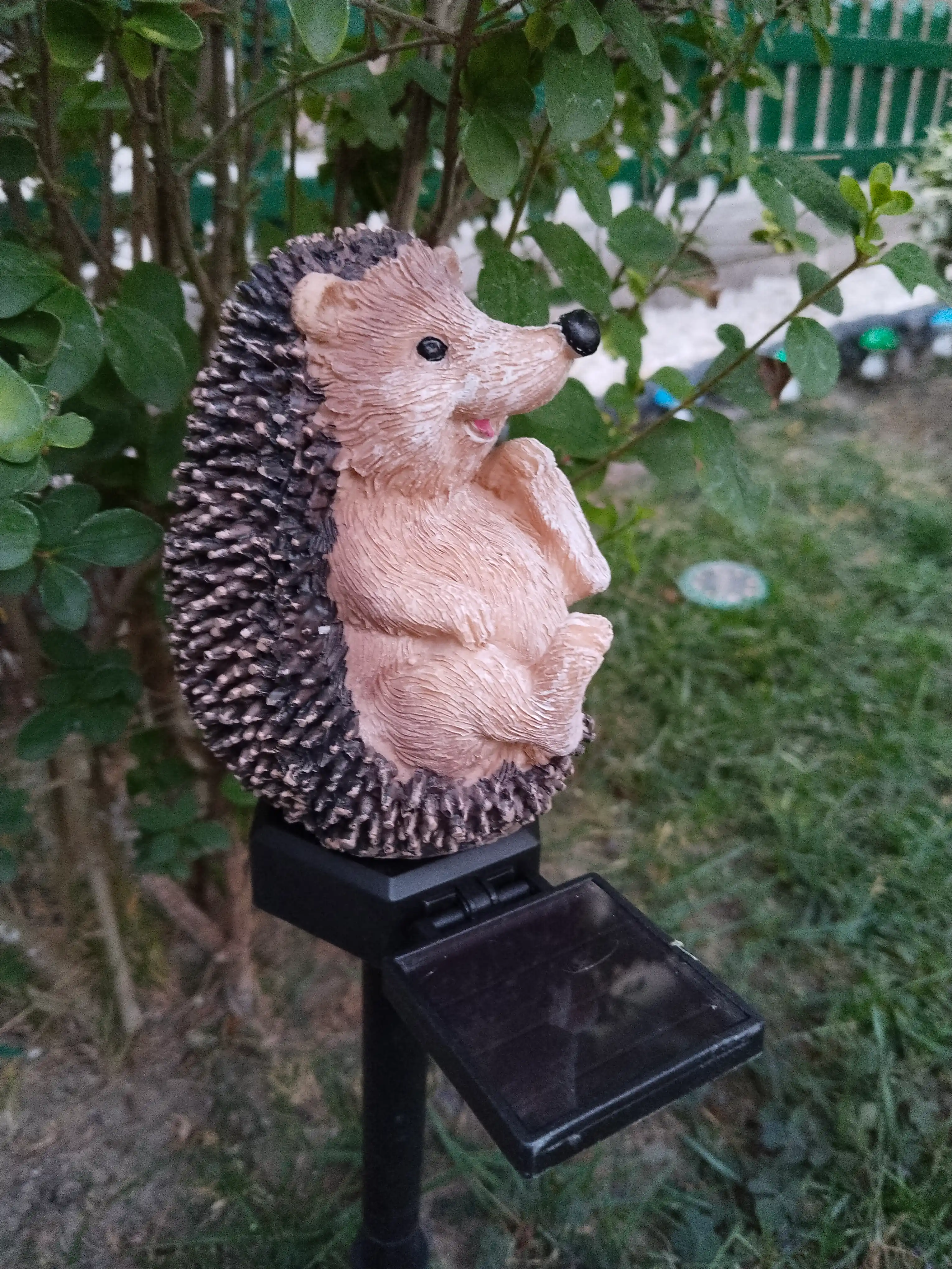 Quyosh batareyali bog‘ chirog‘i-figura, tipratikan, to‘tiqush, boyo‘g‘li, flamingo
