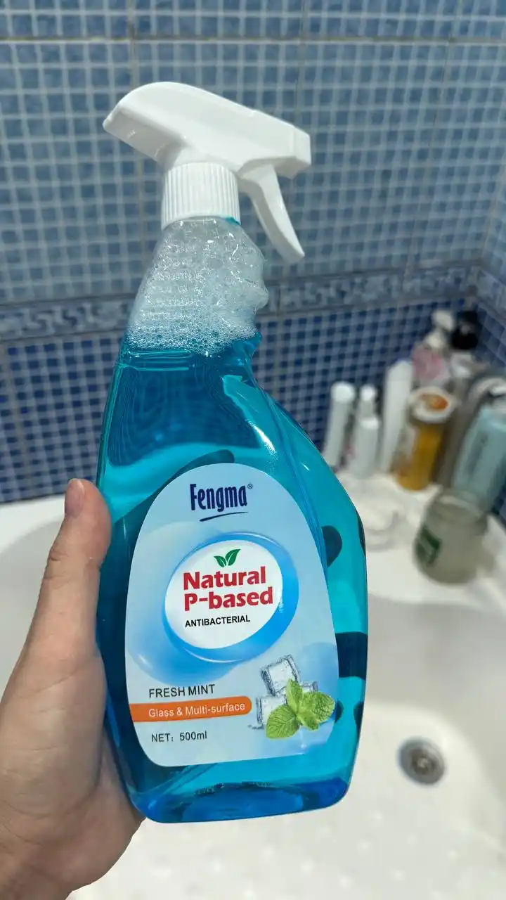 Oyna va teraza uchun tozalash vositasi <<Clean Glass>> 500 ml, purkagich bilan