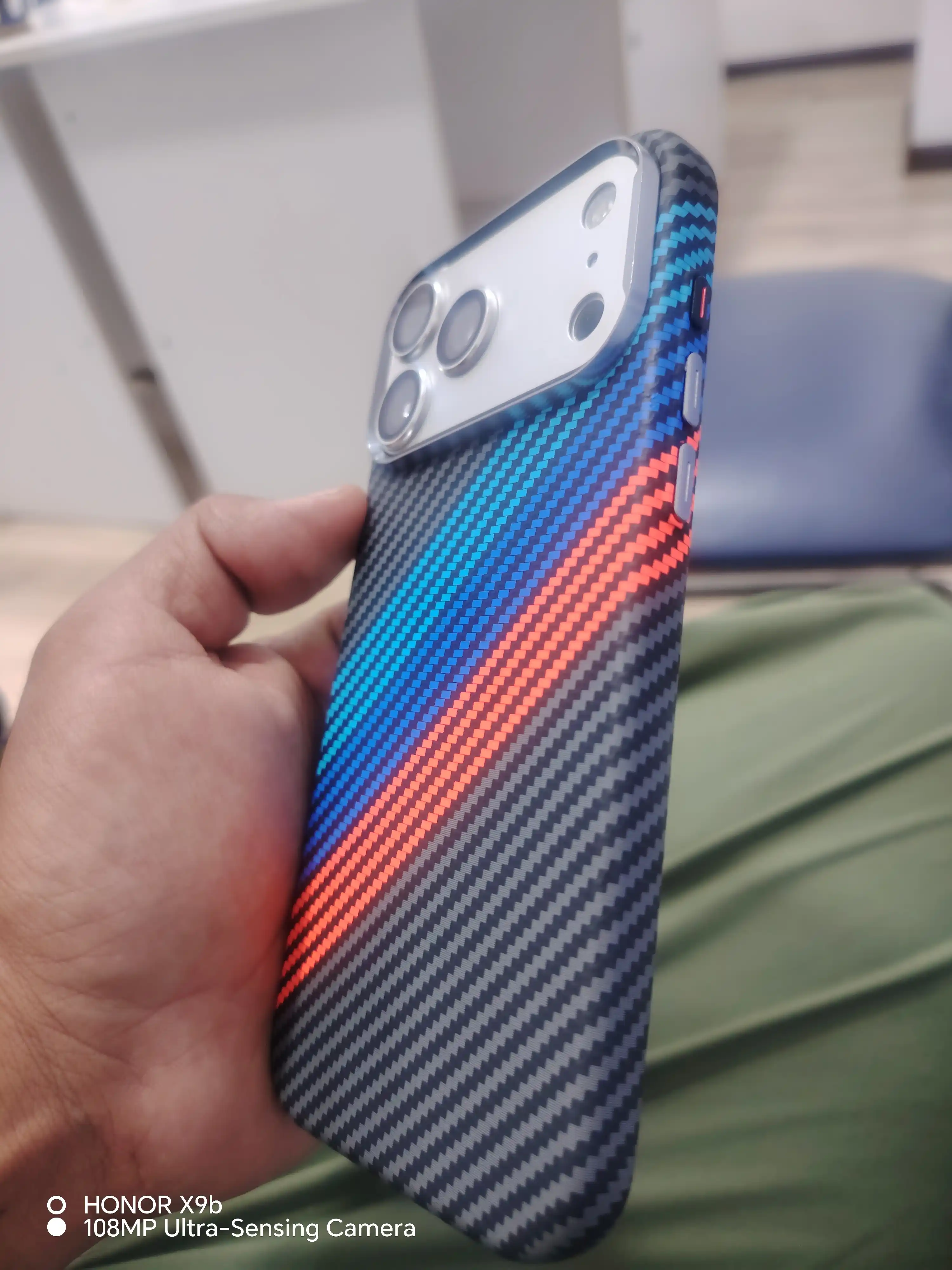 Karbon chexol iPhone 13, 14, 15, 16, 17 Pro Max, Magsafe bilan — ayfon chehol 16 Pro Max