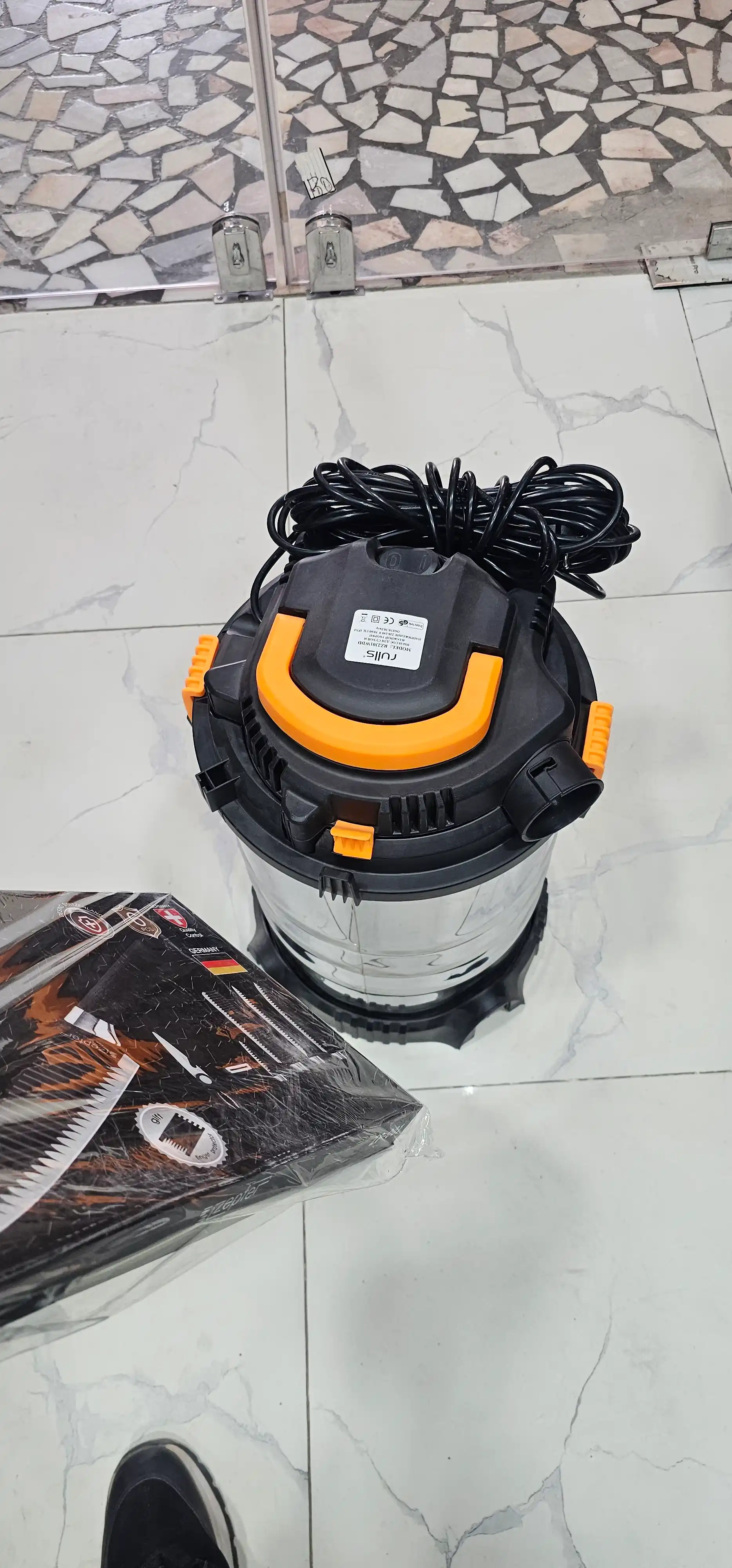 Пылесос строительный Rulls RZ2301WDD 30 л, 3 в 1, сухая и влажная уборка, выдув, моющий