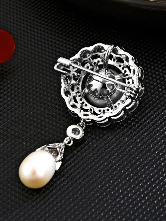 Bezakli broshka