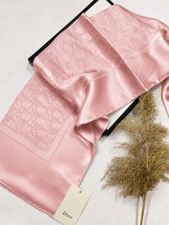 Ipak Ro'mol Dior - Ayollar uchun sifatli ro'mollar va hijoblar