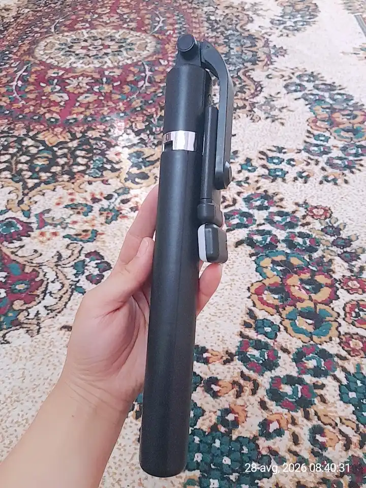 Universal 3 tasi 1 da shtativ: selfi tayoqchasi, tripod va Bluetooth pulti — foto va video