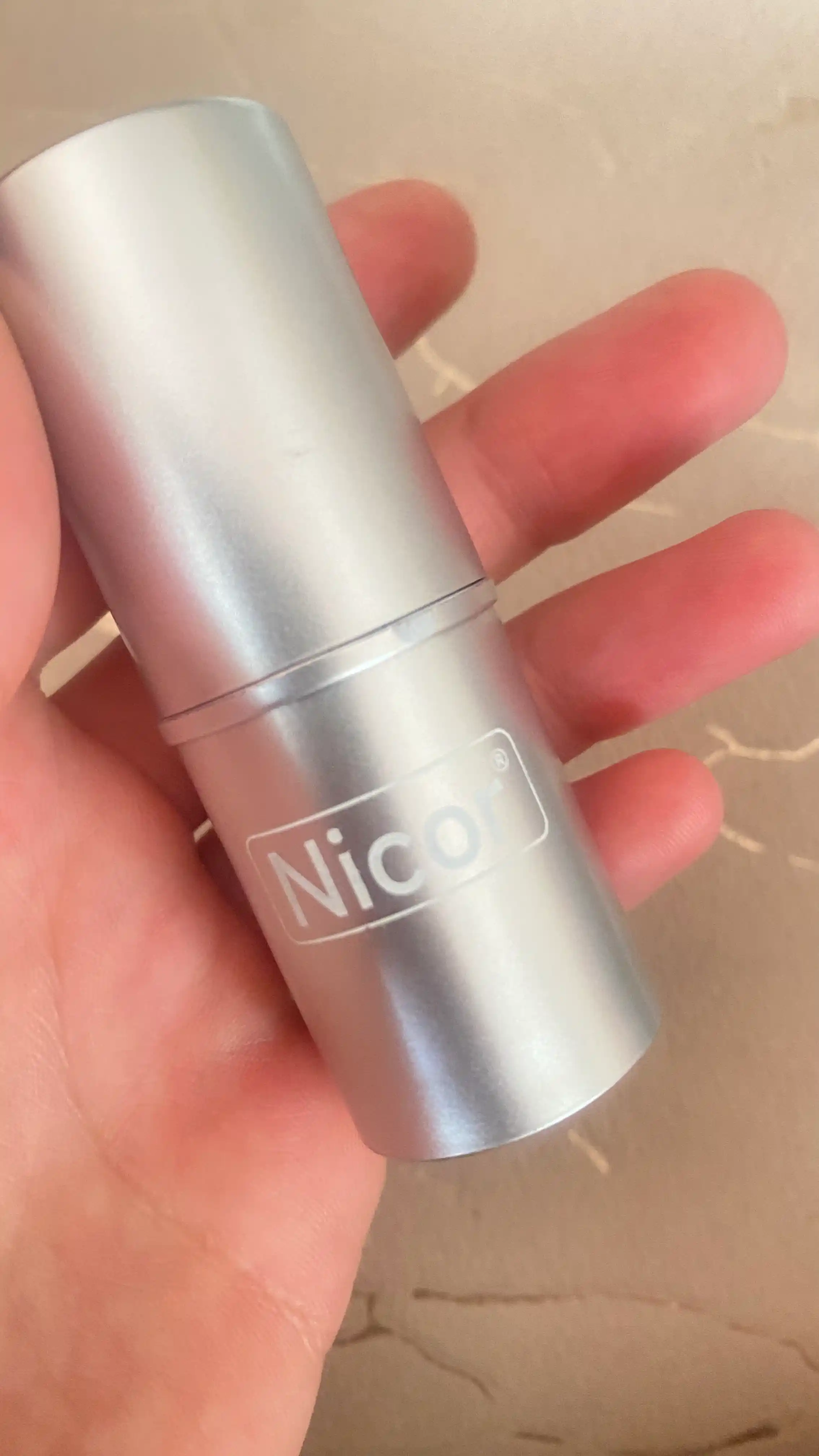 Nicor Stix с феромонами — не содержащие спирта духи для женщин