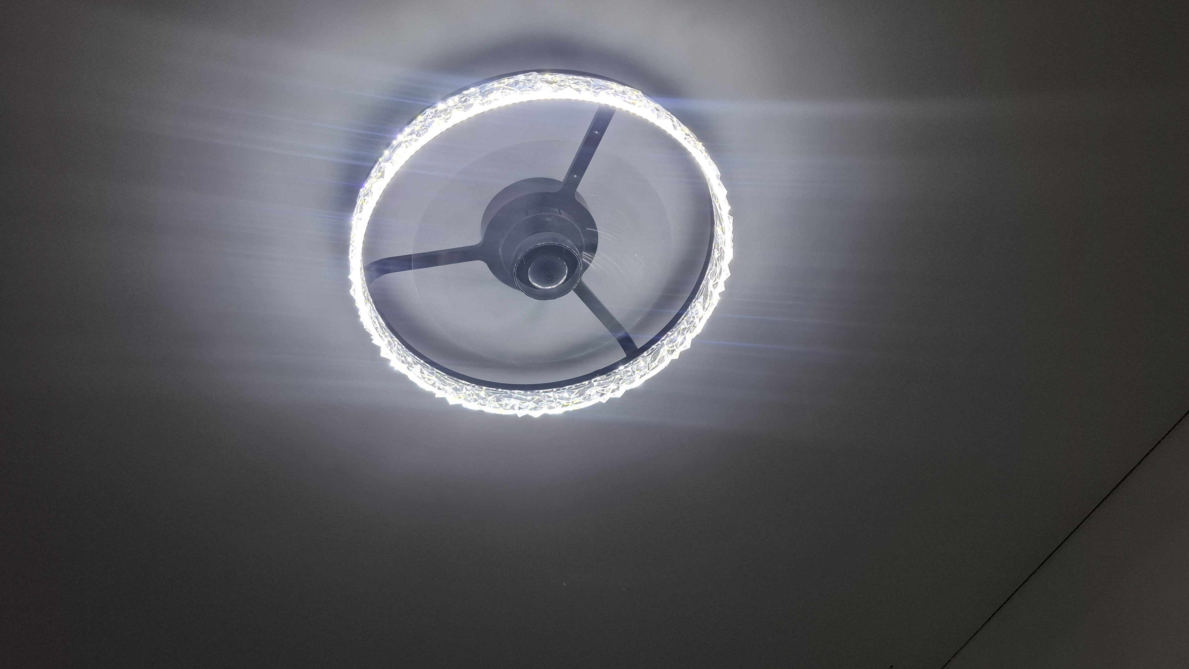 Ventilyator lyustra LED qandil, 6 xil yoritish rejimi, oshxona, zal va yotoqxona uchun mos