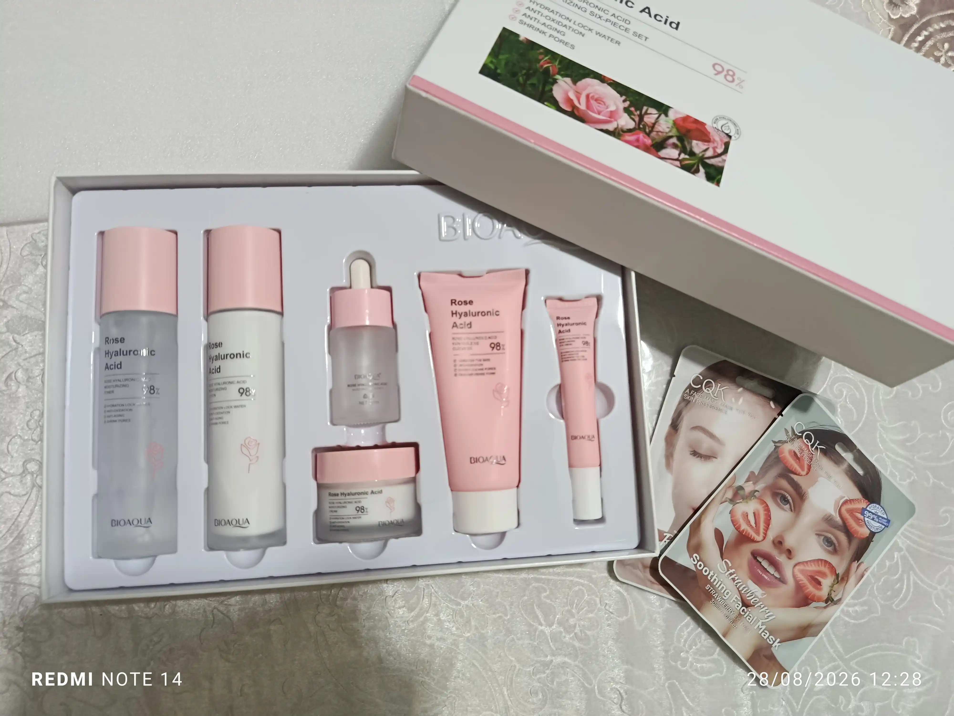 Подарочный набор для ухода за лицом Rose Hyaluronic Acid, 6 в 1 — увлажнение, сияние