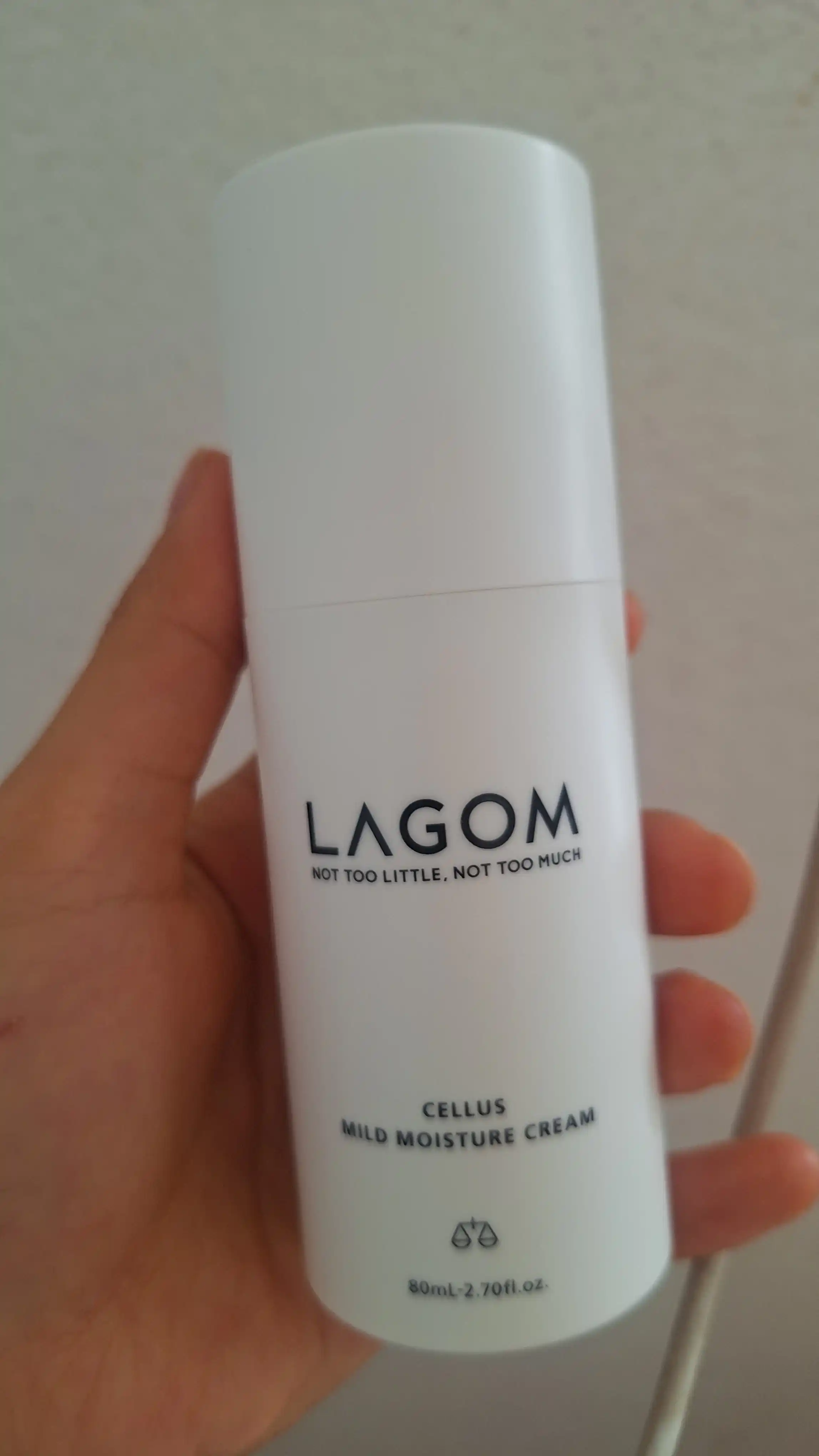 LAGOM — Yuz uchun krem, terini yorqinlashtirish, oziqlantirish va tiklash uchun