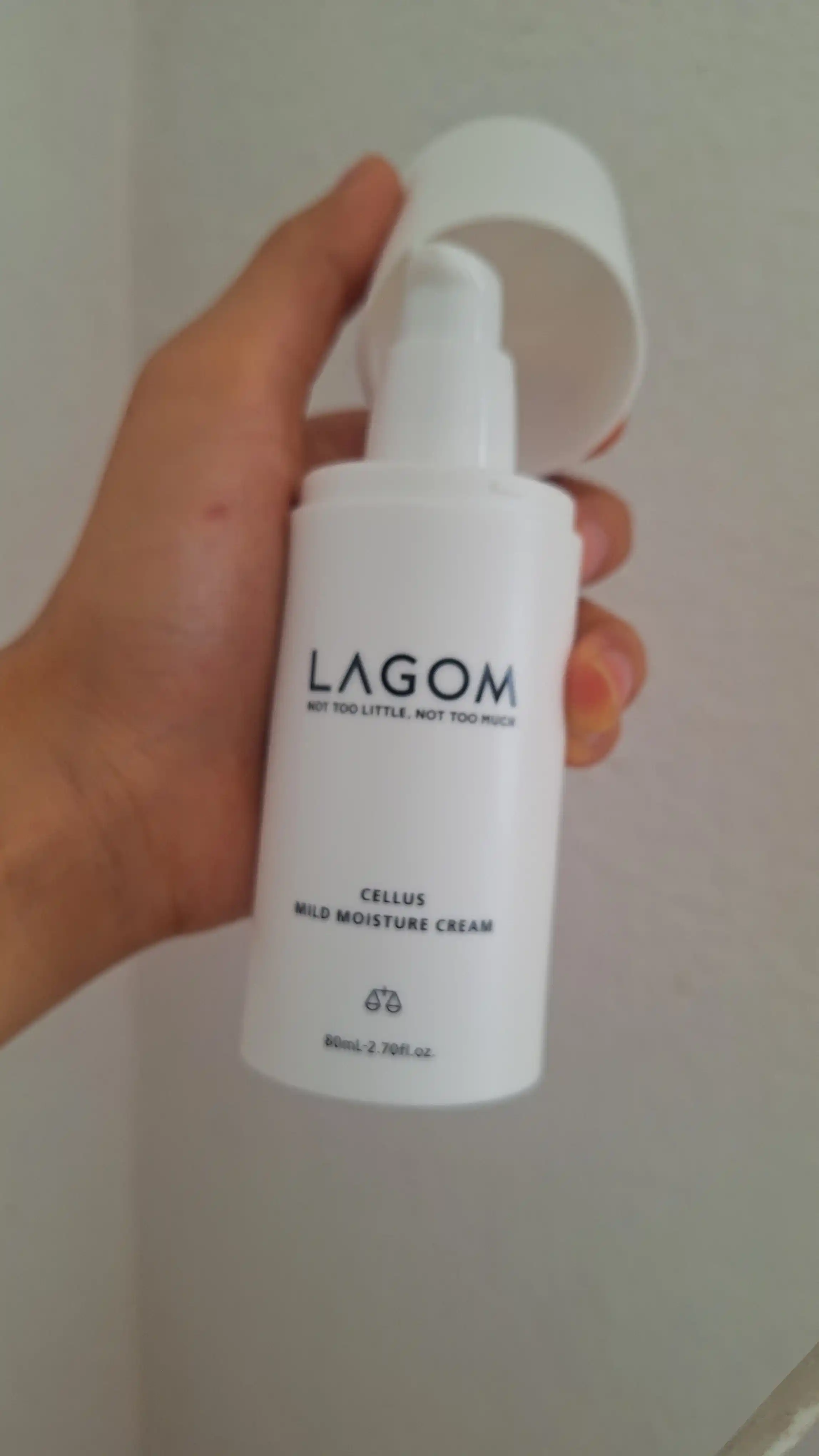 LAGOM — Yuz uchun krem, terini yorqinlashtirish, oziqlantirish va tiklash uchun