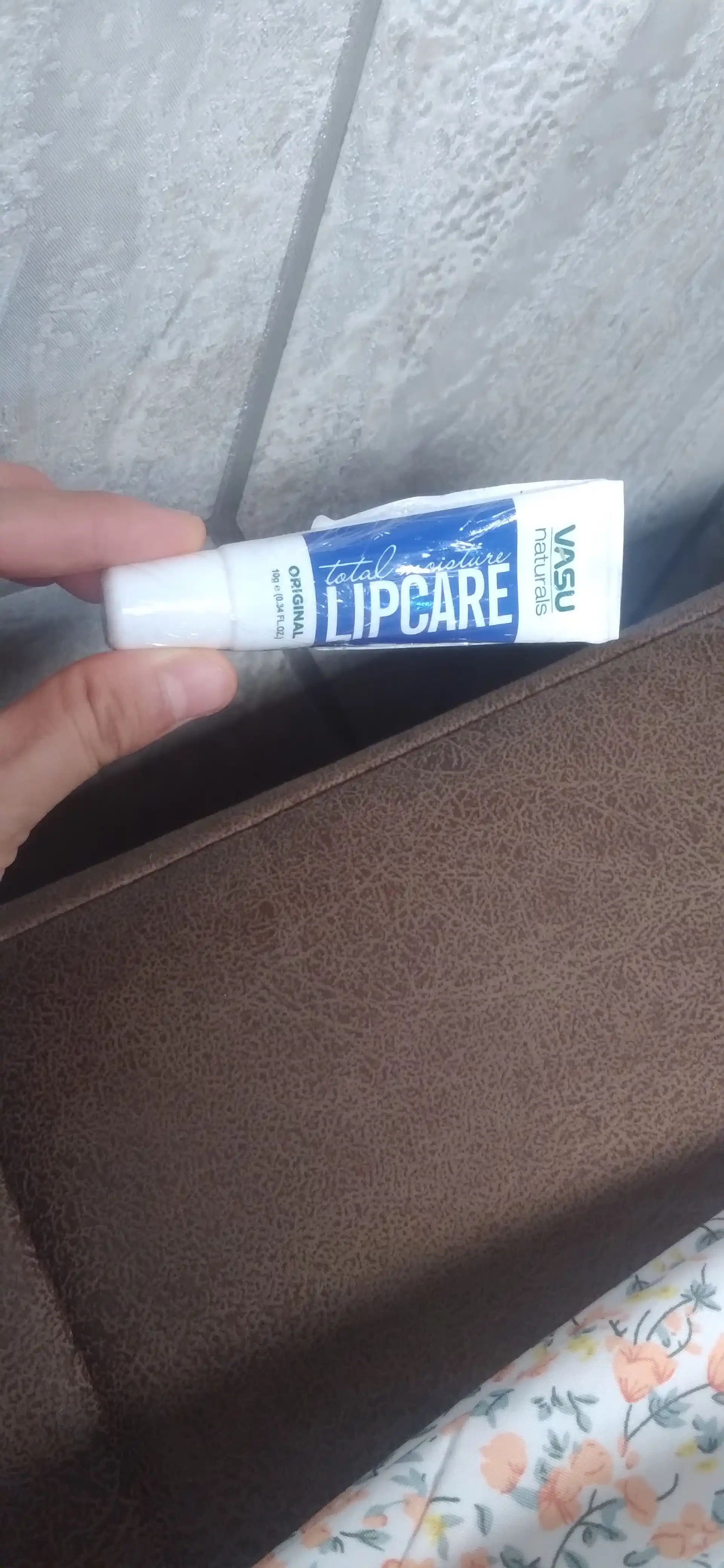 Vasu Lipcare 10 g lab balzami — namlantirish, oziqlantirish, quruqlikdan himoya