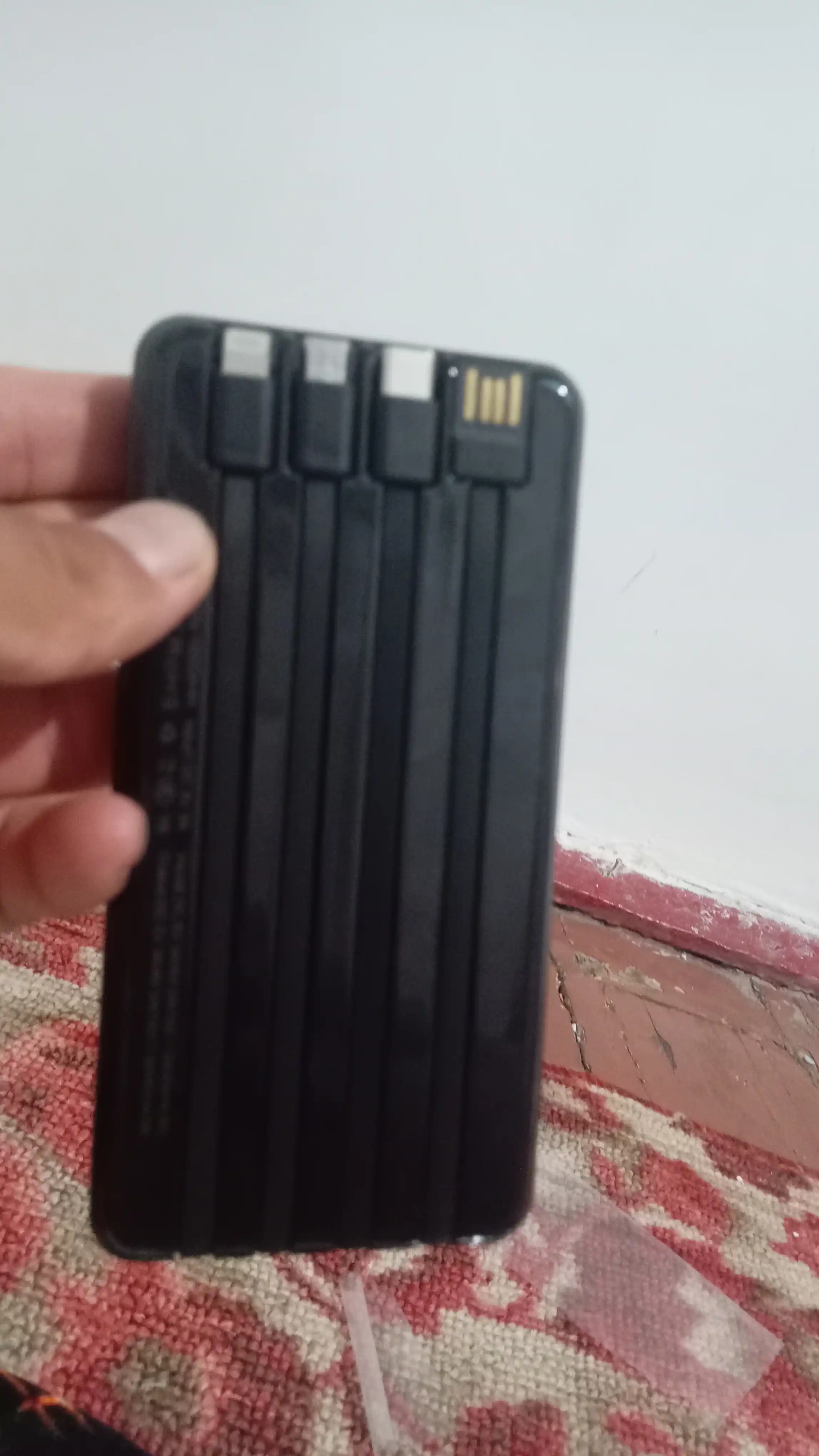 Power Bank 20000 mAh 66W с встроенными кабелями, фонариком и быстрой зарядкой 22.5W