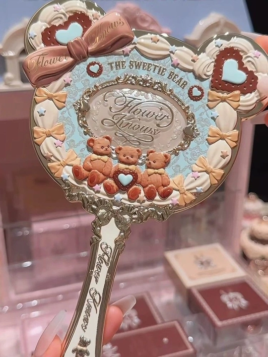 Ручное зеркало Flower Knows Sweetie Bear с объёмными мишками и бантиками