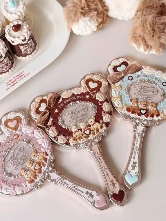 Ручное зеркало Flower Knows Sweetie Bear с объёмными мишками и бантиками