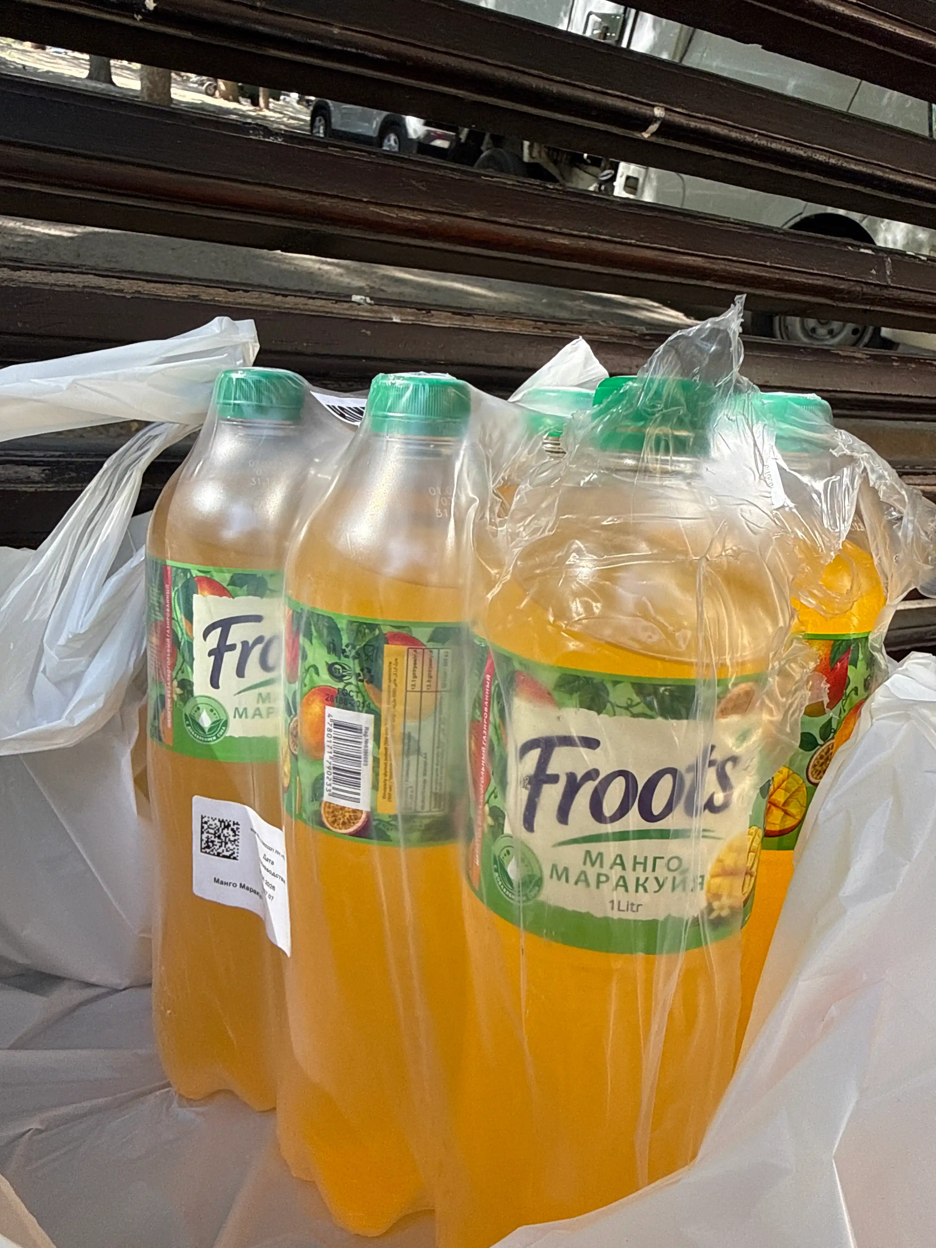 FROOTS gazlangan ichimligi – Mango–Marakuya