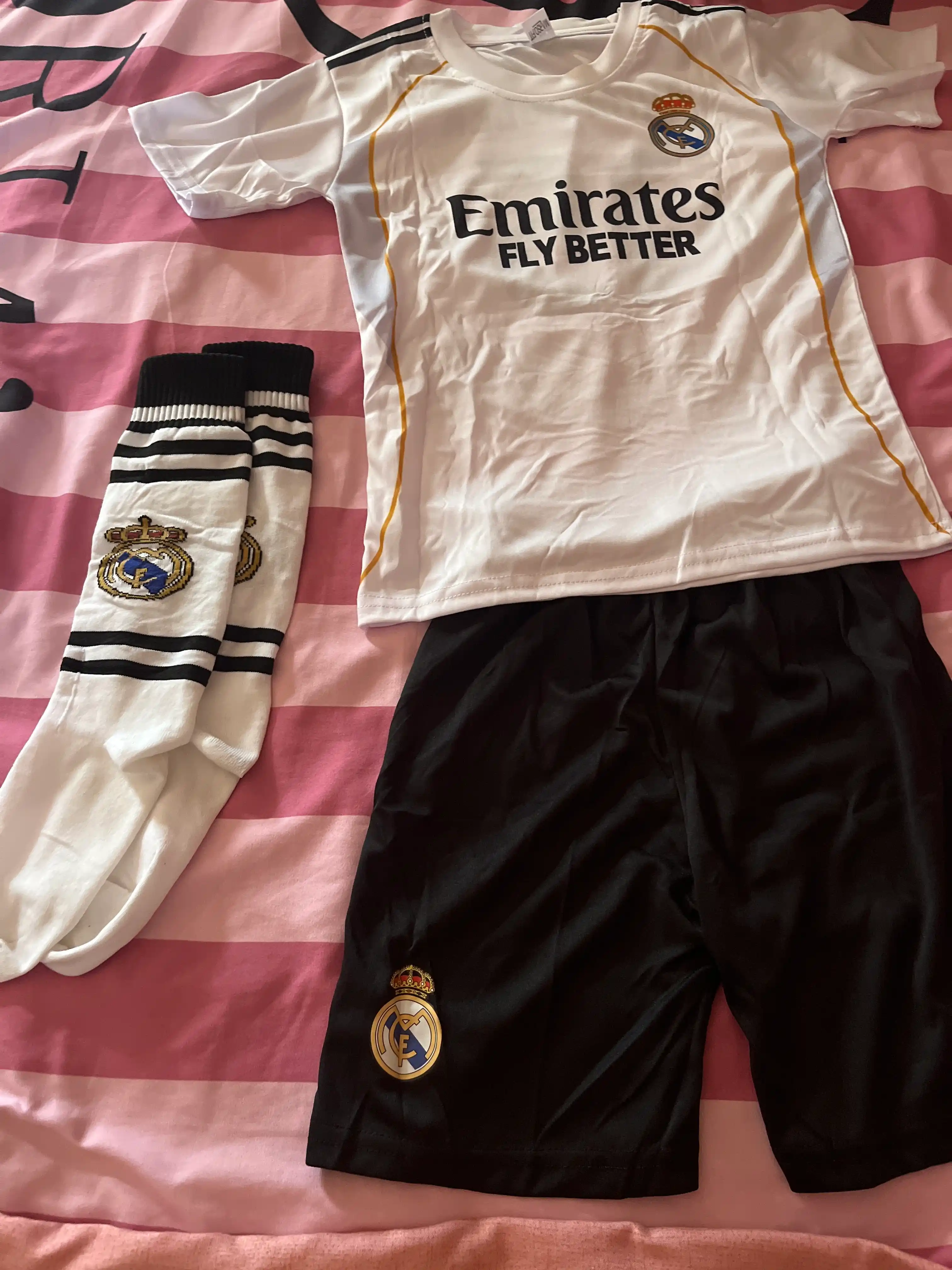 Bolalar uchun Real Madrid futbol formasi, Mbappe, Arda Guler, Vini Jr