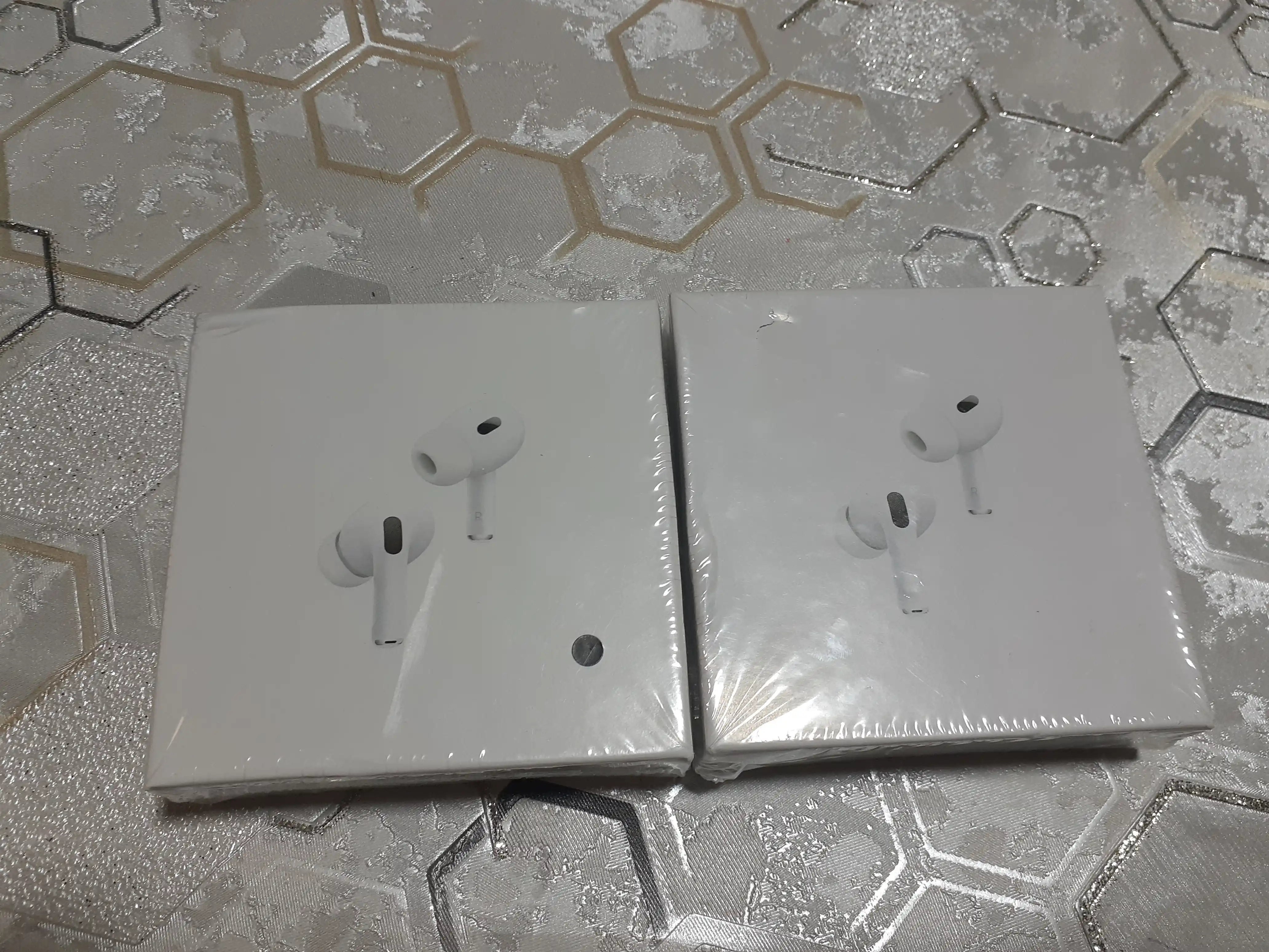 Simsiz quloqchinlar A.Pods Pro 2, A.Pods 3, sensorli boshqaruv, zaryadlash kabeli bilan