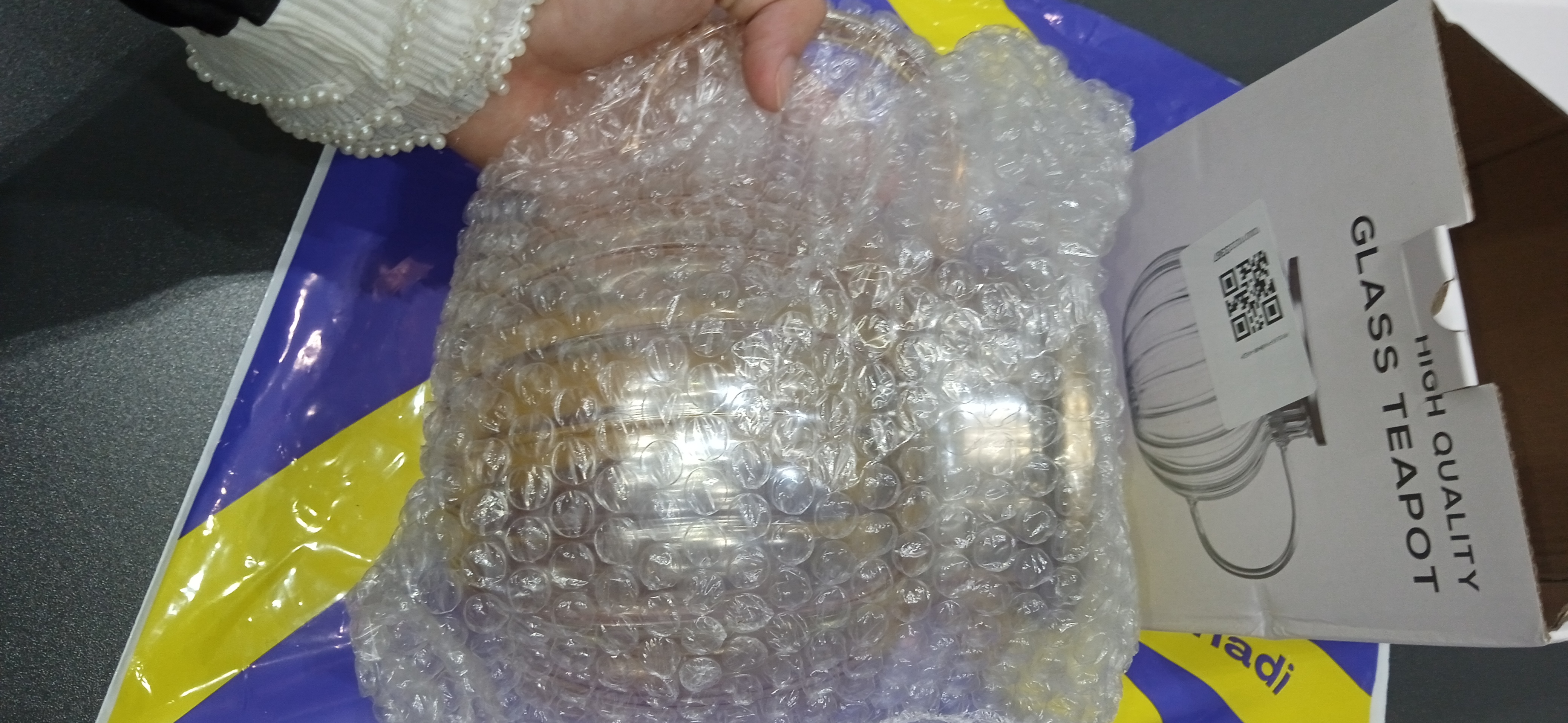 Issiq va sovuq ichimliklar uchun 1300 ml hajmli metall filtrli shisha choynak, 1 dona