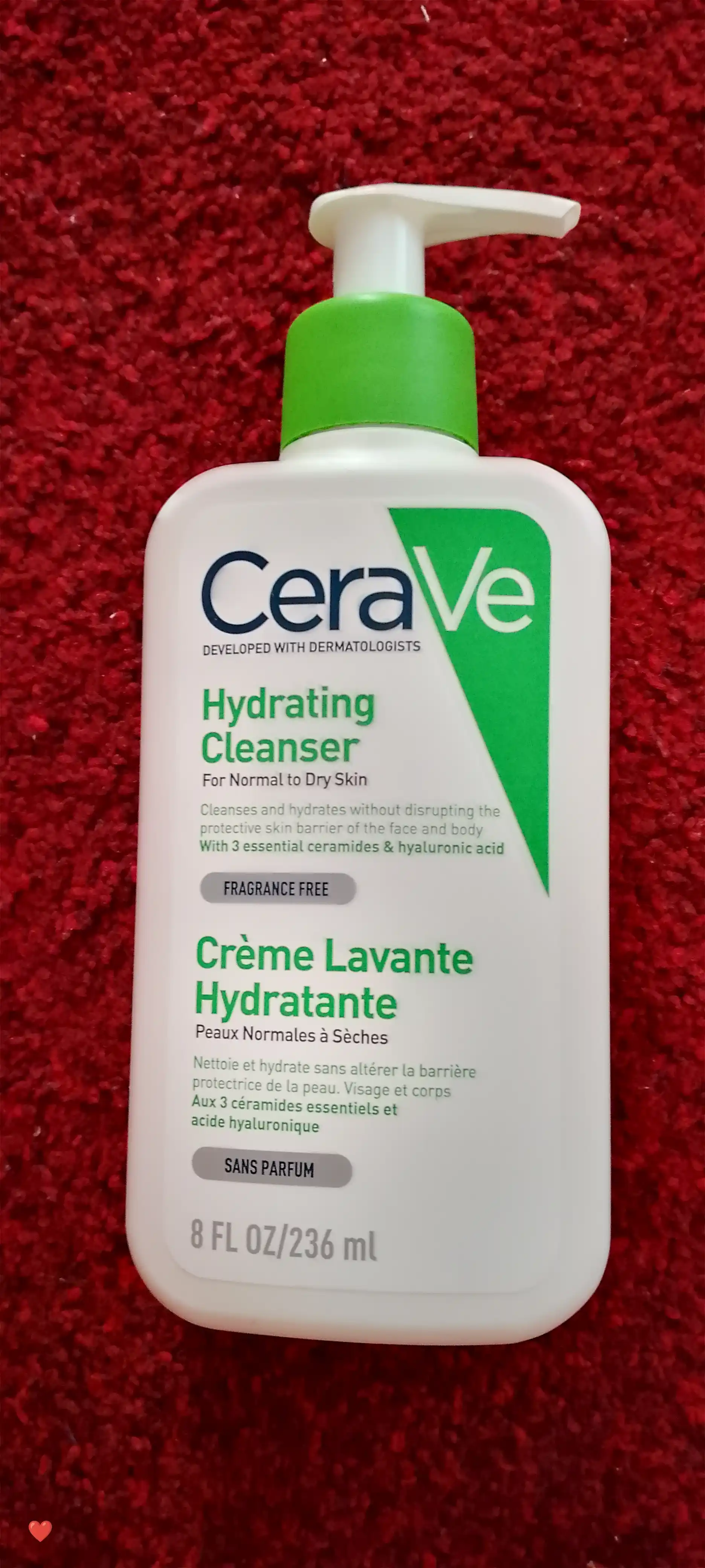 CeraVe Normal va quruq yuz va badan terisi uchun namlantiruvchi tozalovchi krem-gel, 236 g
