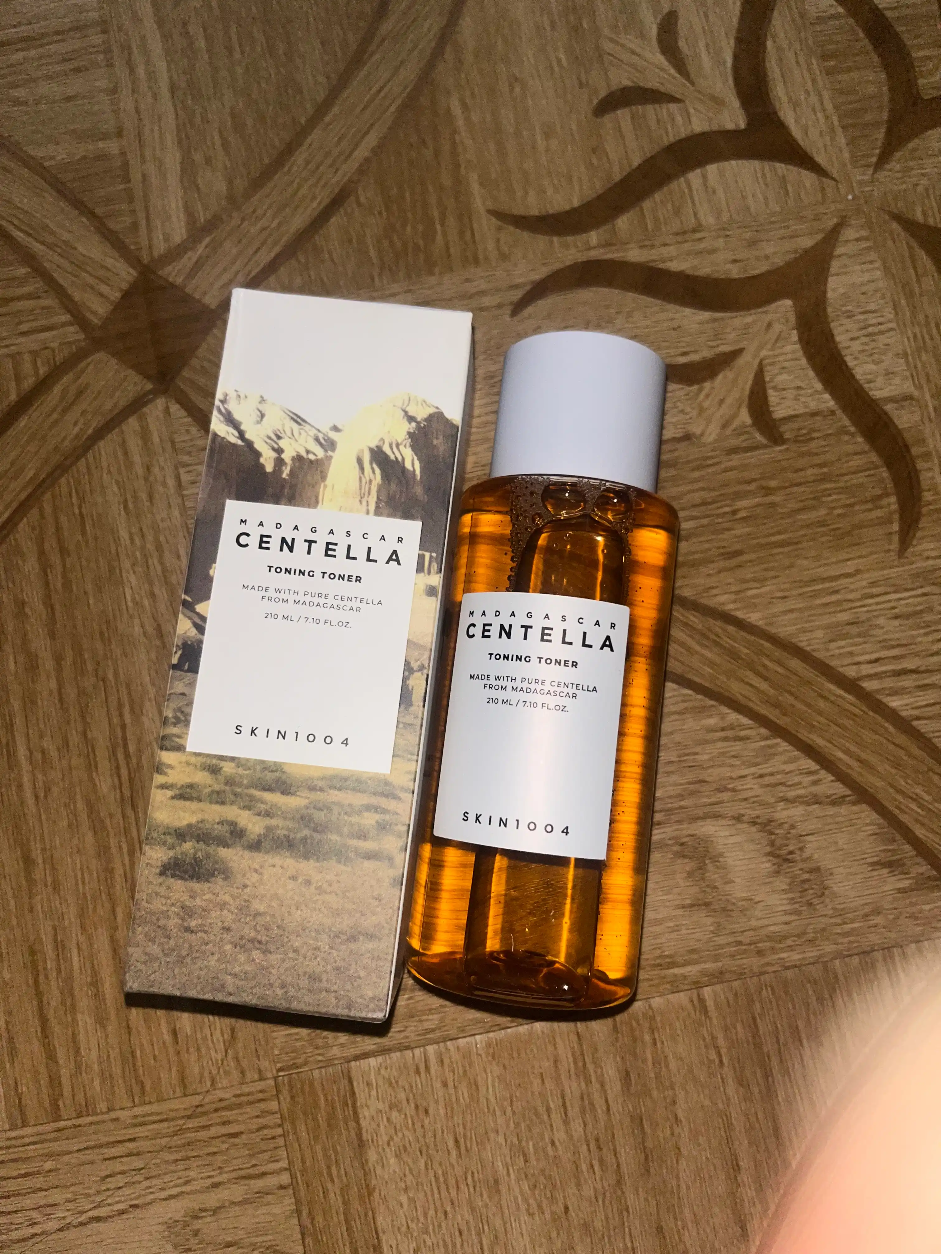 Centella SKIN1004 Madagaskar Sentella Tonik Tonerli yumshoq peeling toneri, 210 ml