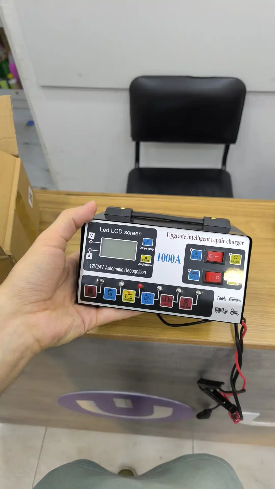 Зарядное устройство импульсное для авто аккумулятора 12V / 24V 2A-6A
