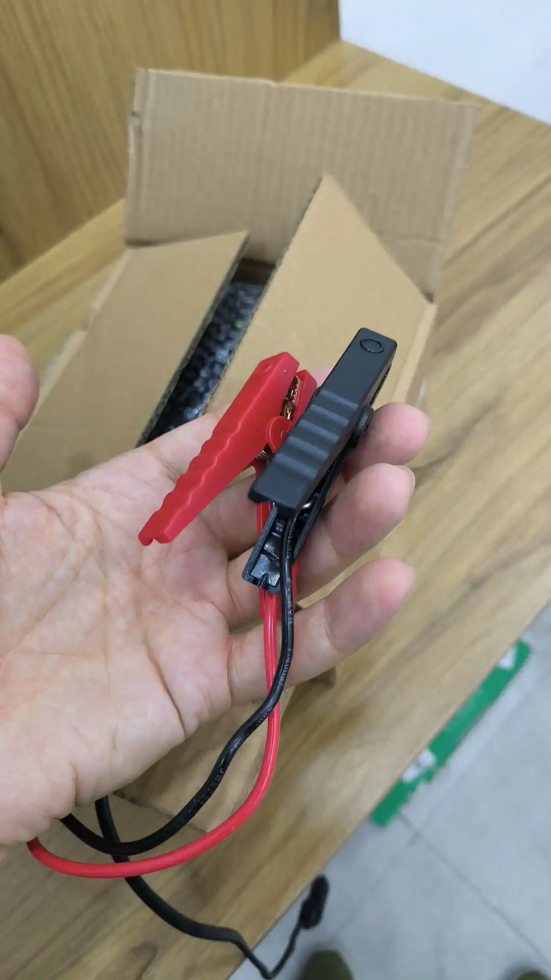 Зарядное устройство импульсное для авто аккумулятора 12V / 24V 2A-6A