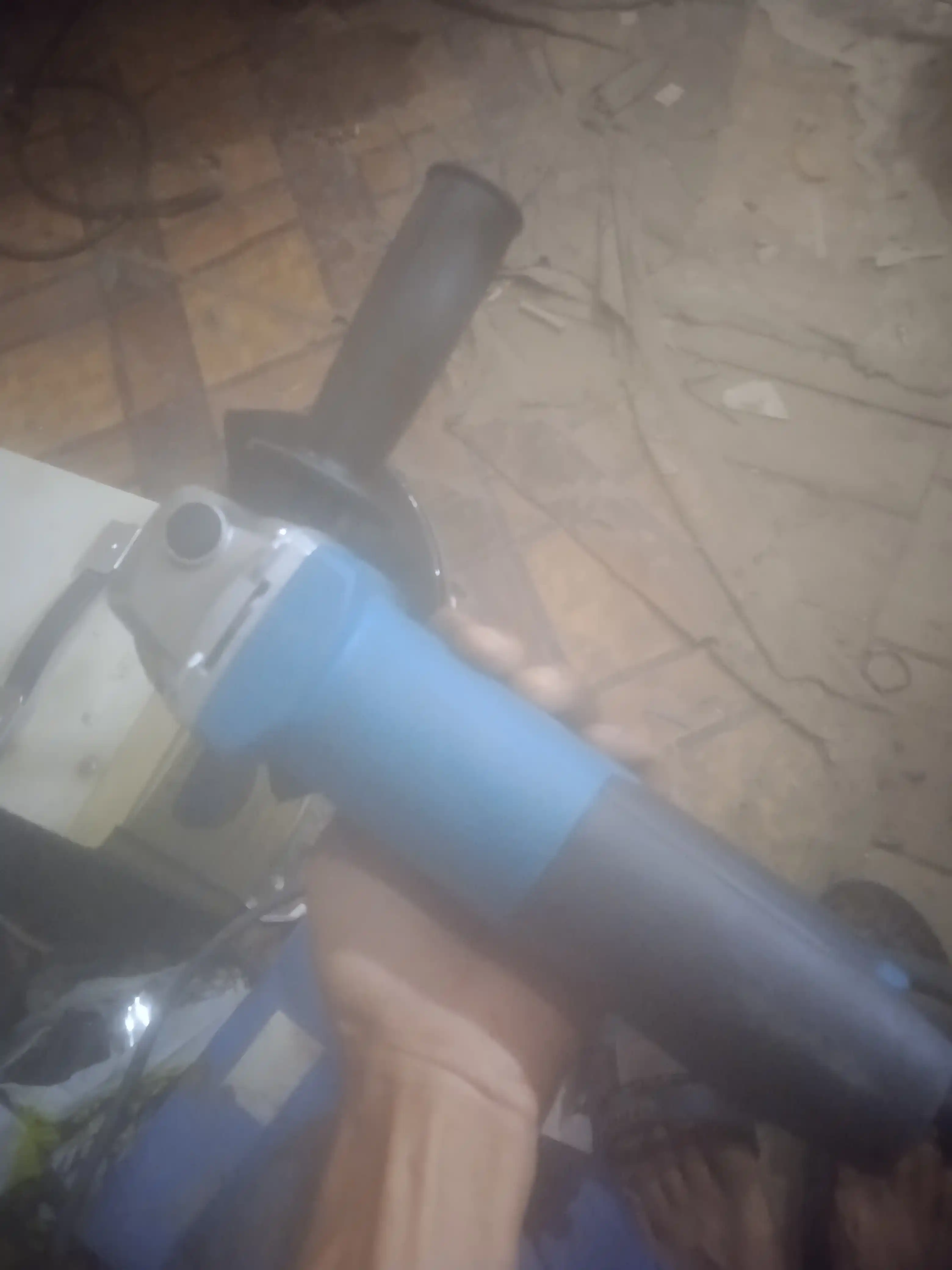 Bolgarka burchakli silliqlash va metall kesish mashinasi, 125 mm