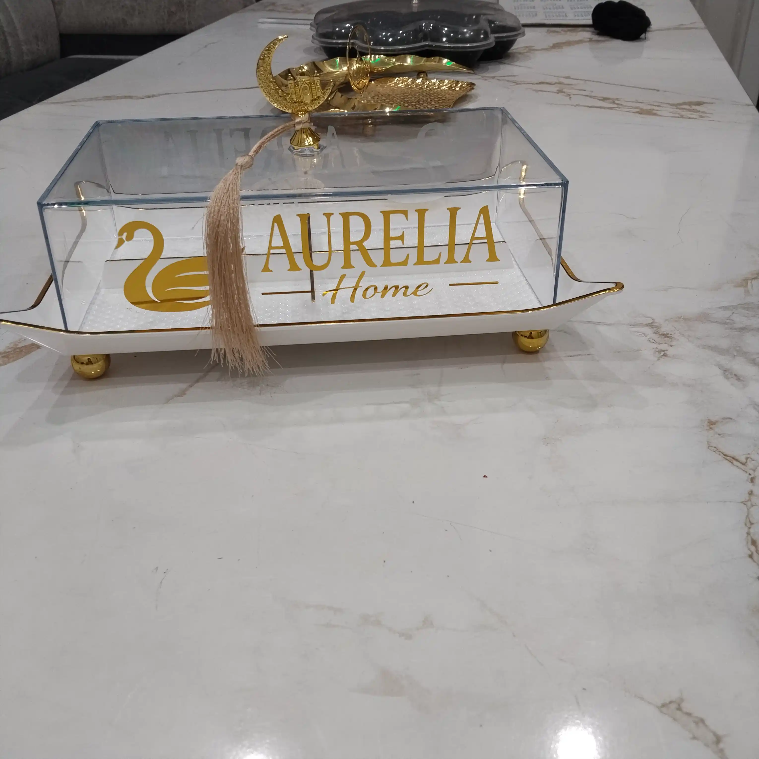 Quruq meva va shirinliklar uchun qopqoqli menajnitsa, servis idishi, organayzer