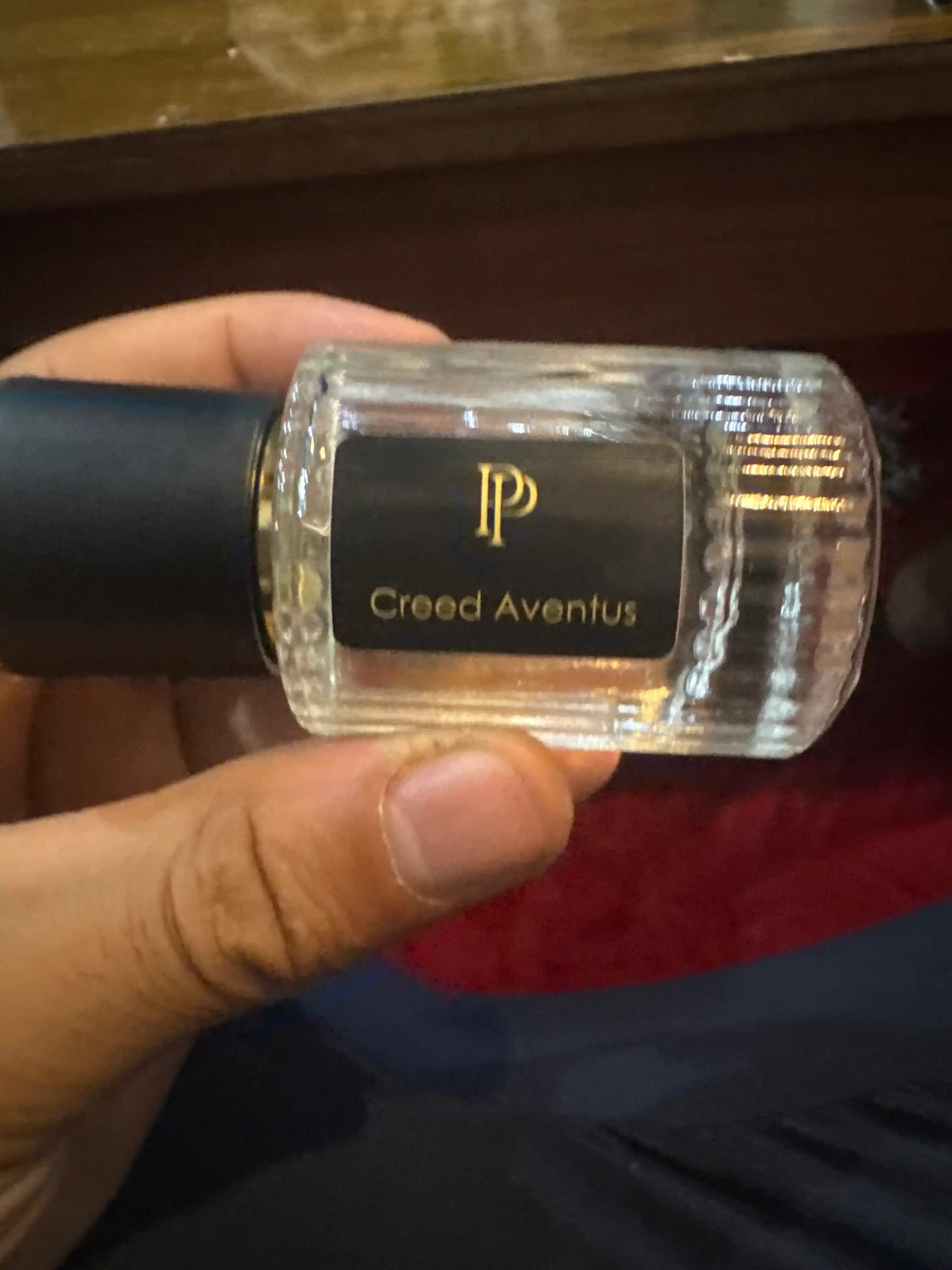 Erkaklar uchun atir Creed Aventus, kuch va nafislikning afsonaviy hidi, tiqin