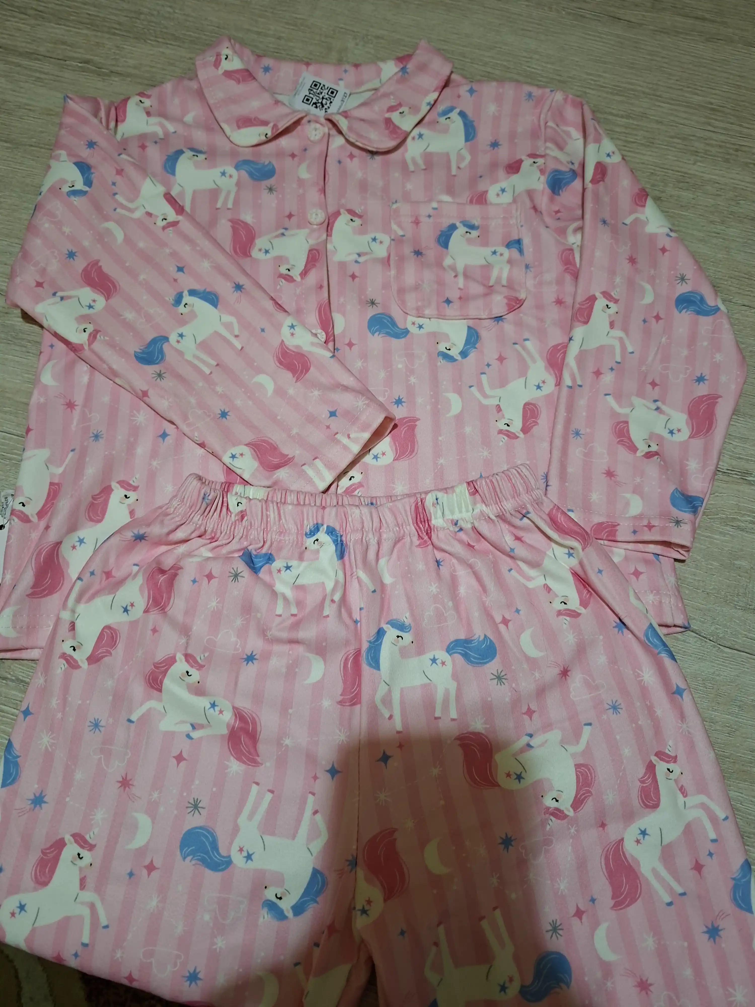 Qiz bolalar pijamasi