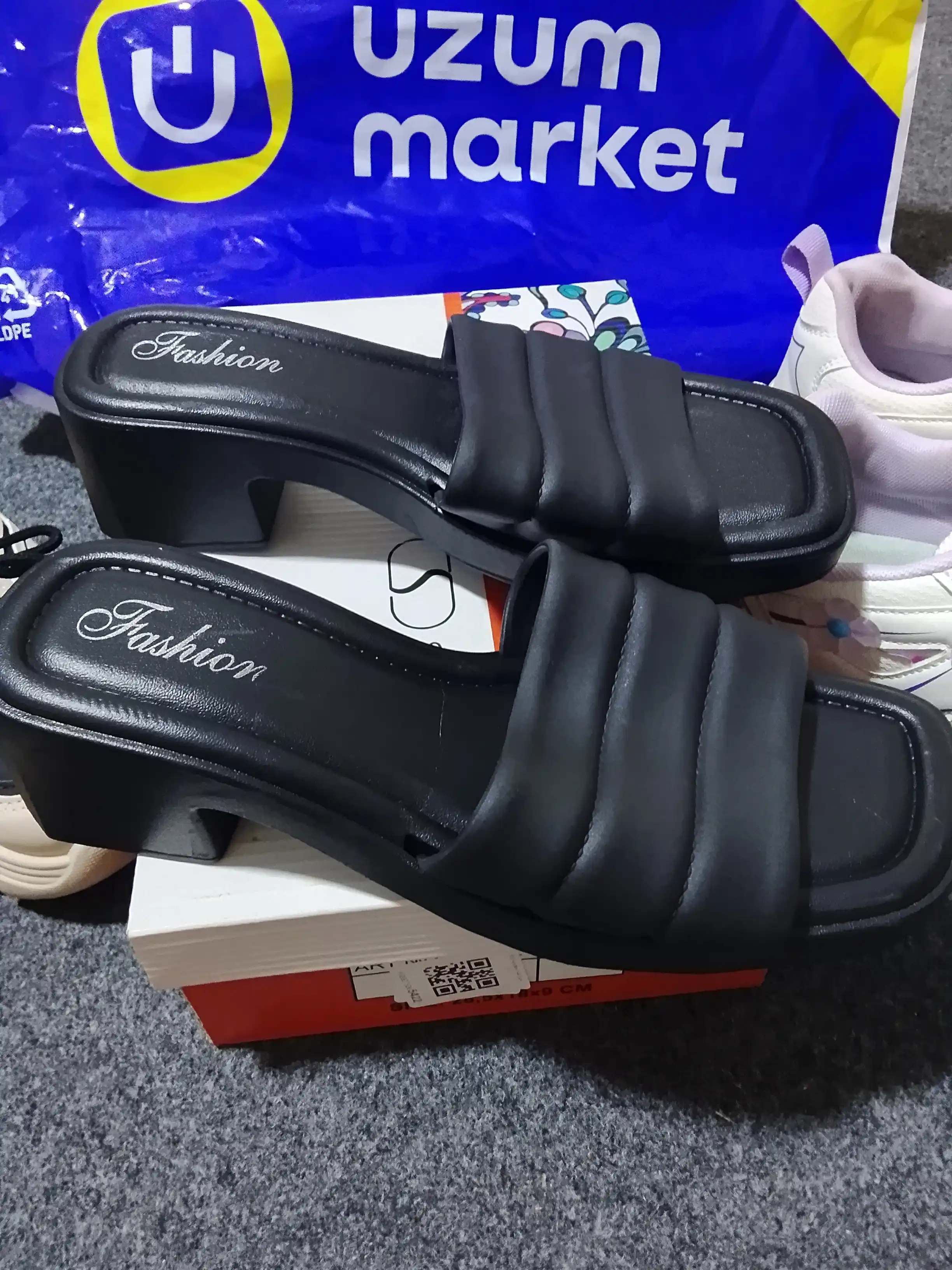 Turli rangdagi ayollar shippaklari, 36 - 41 O'rta poshnali. Malomerka