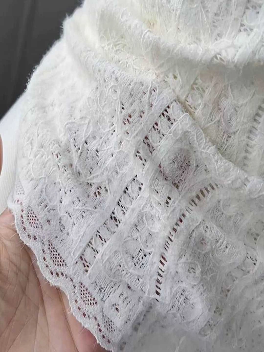 Ayollar uchun dantelli top, tor yelkali yozgi mayka, naqshli va qulay kiyim
