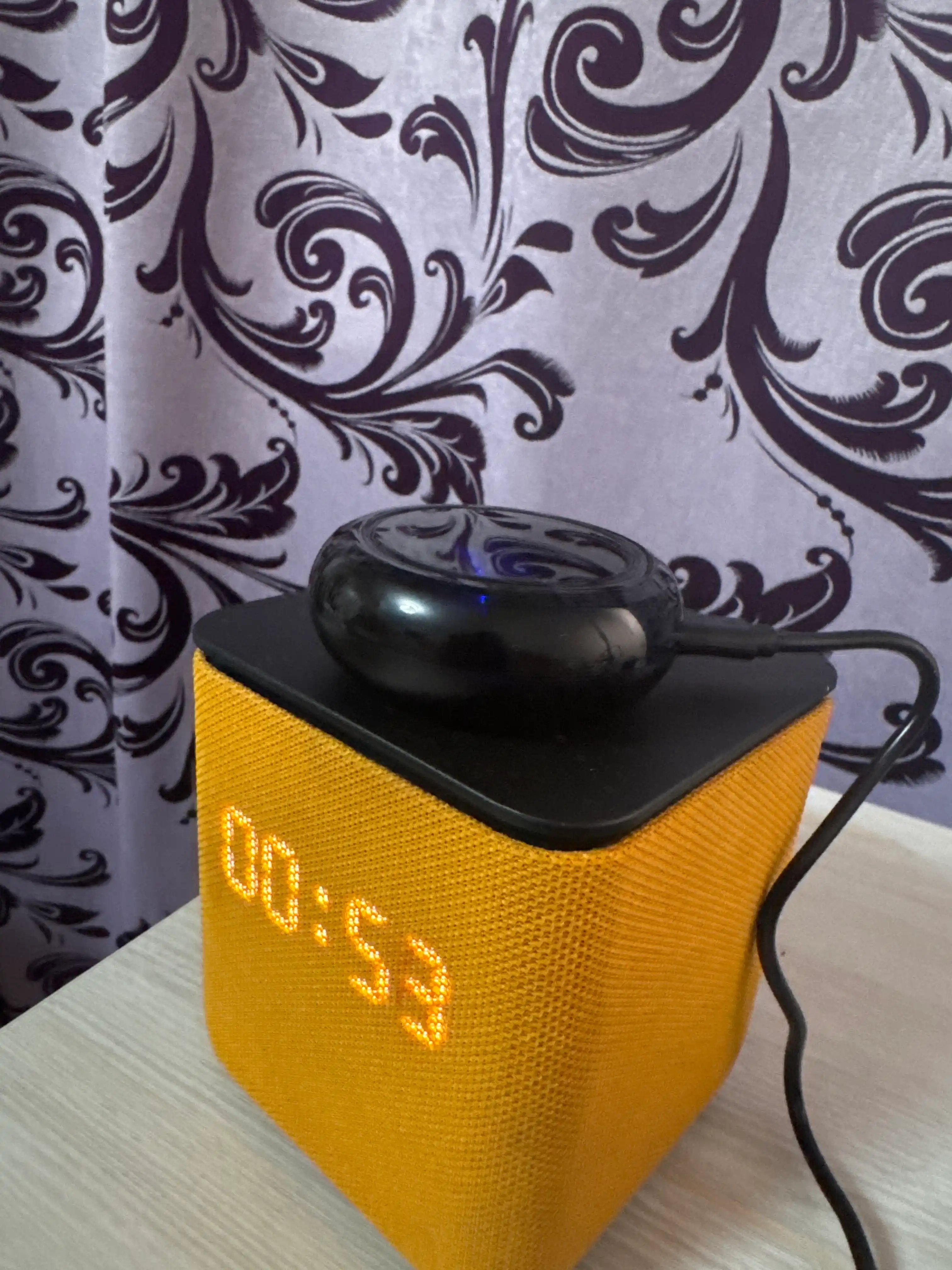 Texnikani telefon va Alisa orqali boshqarish uchun Tuya Wi-Fi aqlli pulti