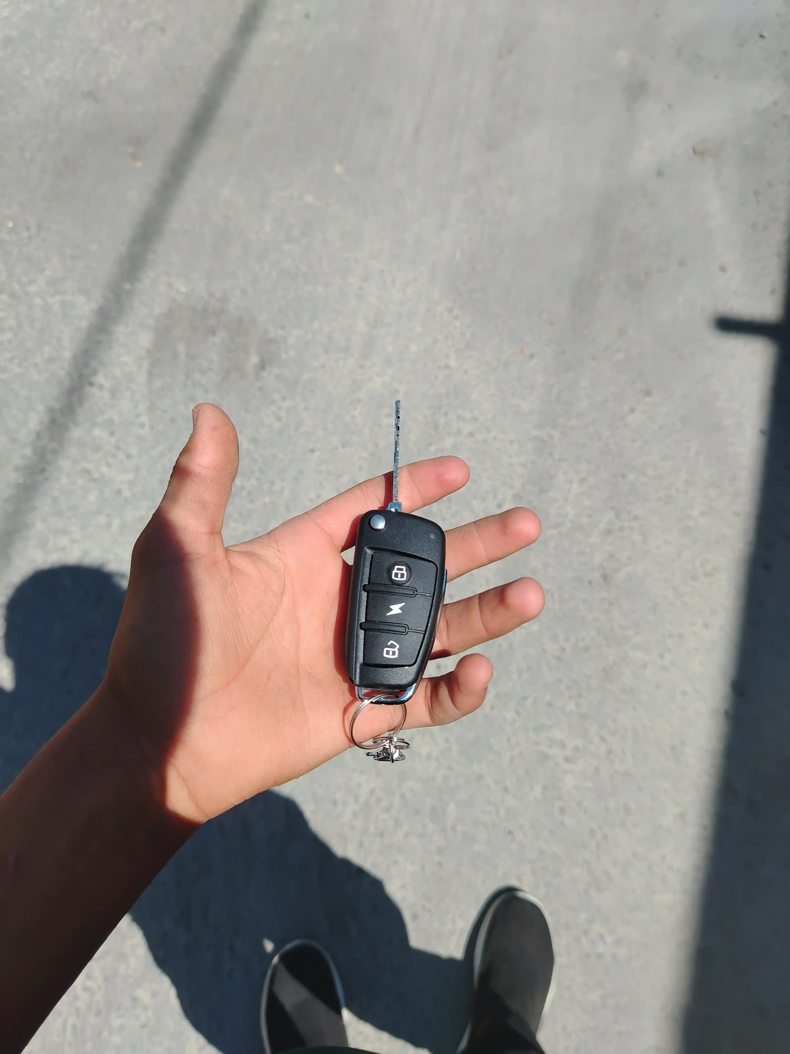 Elektroskuter va moped uchun pultli signalizatsiya va qulf to‘plami (48V-72V universal)