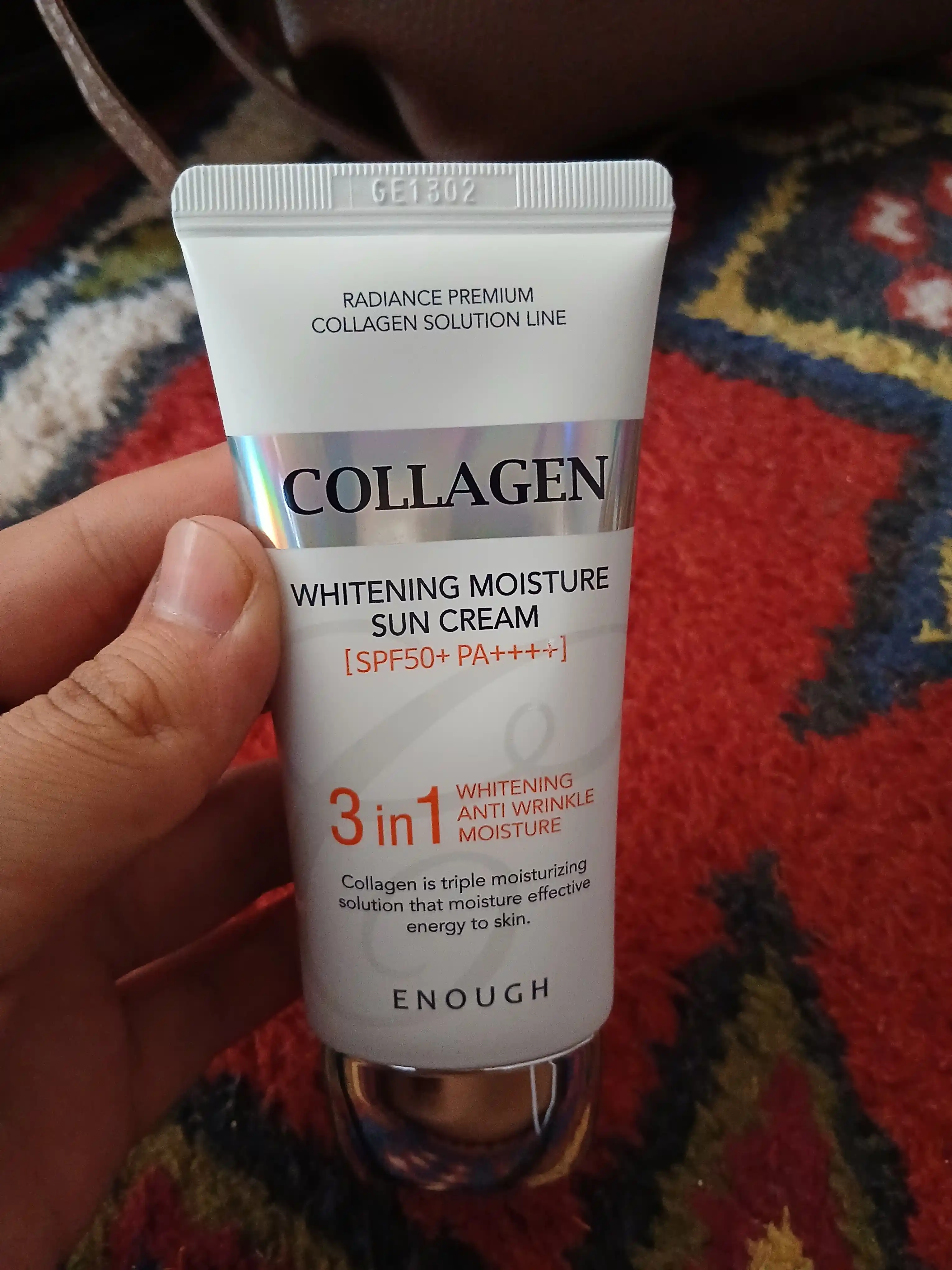 Koreyani quyoshdan hiimoyalovchi krem,yuz uchun Enough 3 tasi 1 da SPF50 PA+++, kollagenli