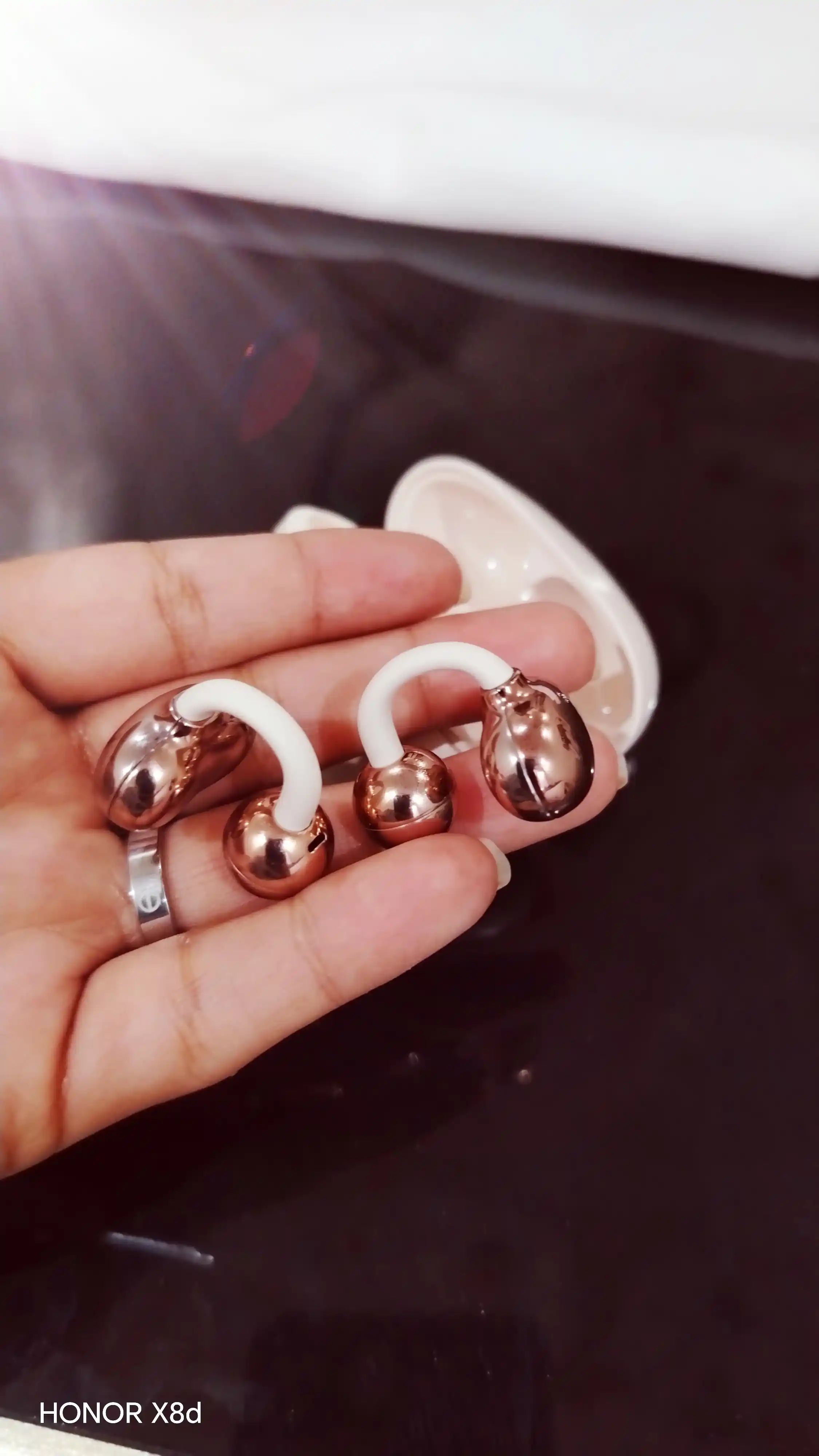 Simsiz quloqchinlar, IPX5 namlikdan himoya, 30 soat ishlash qobiliyati, bluetooth