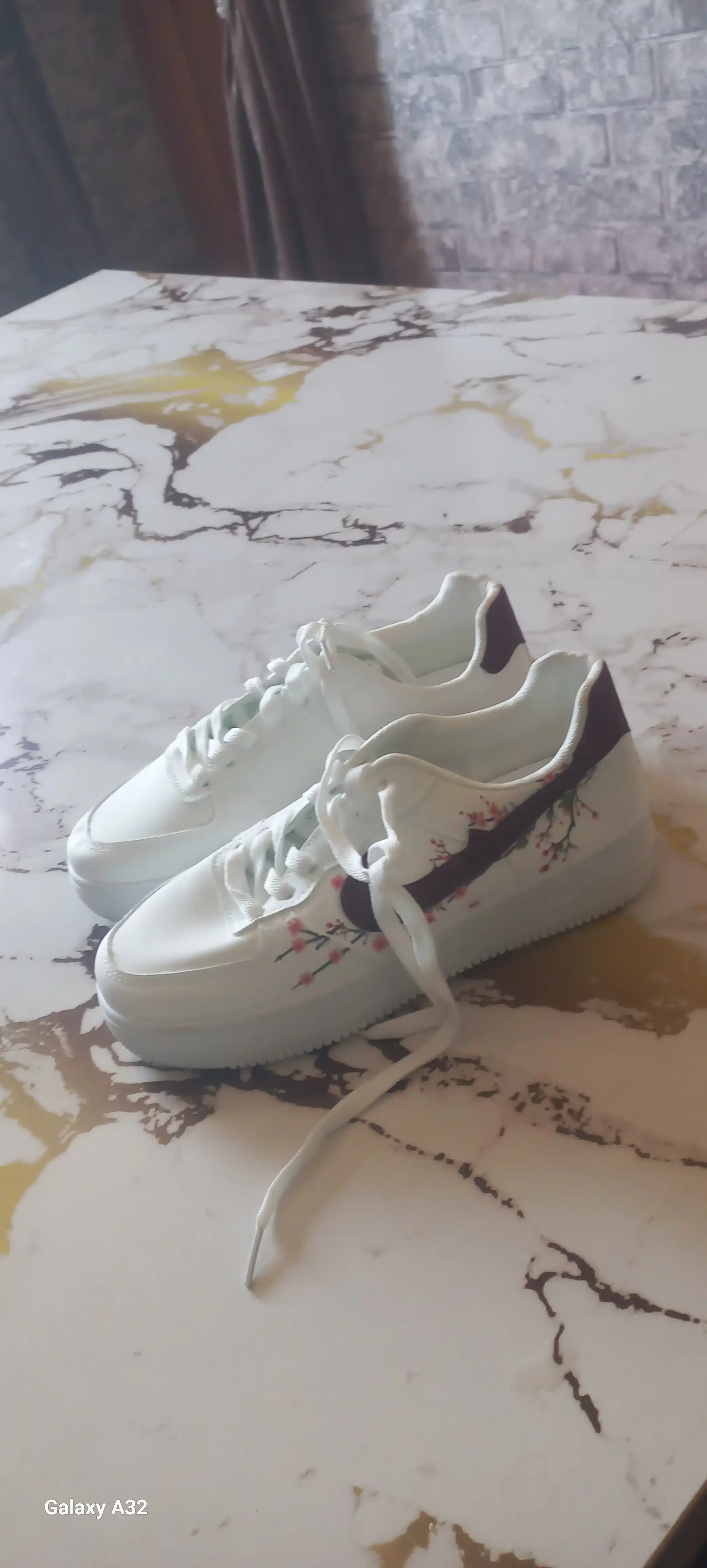 Sakura dizaynli ayollar kedаlar, NIKE, 36-40 o‘lcham