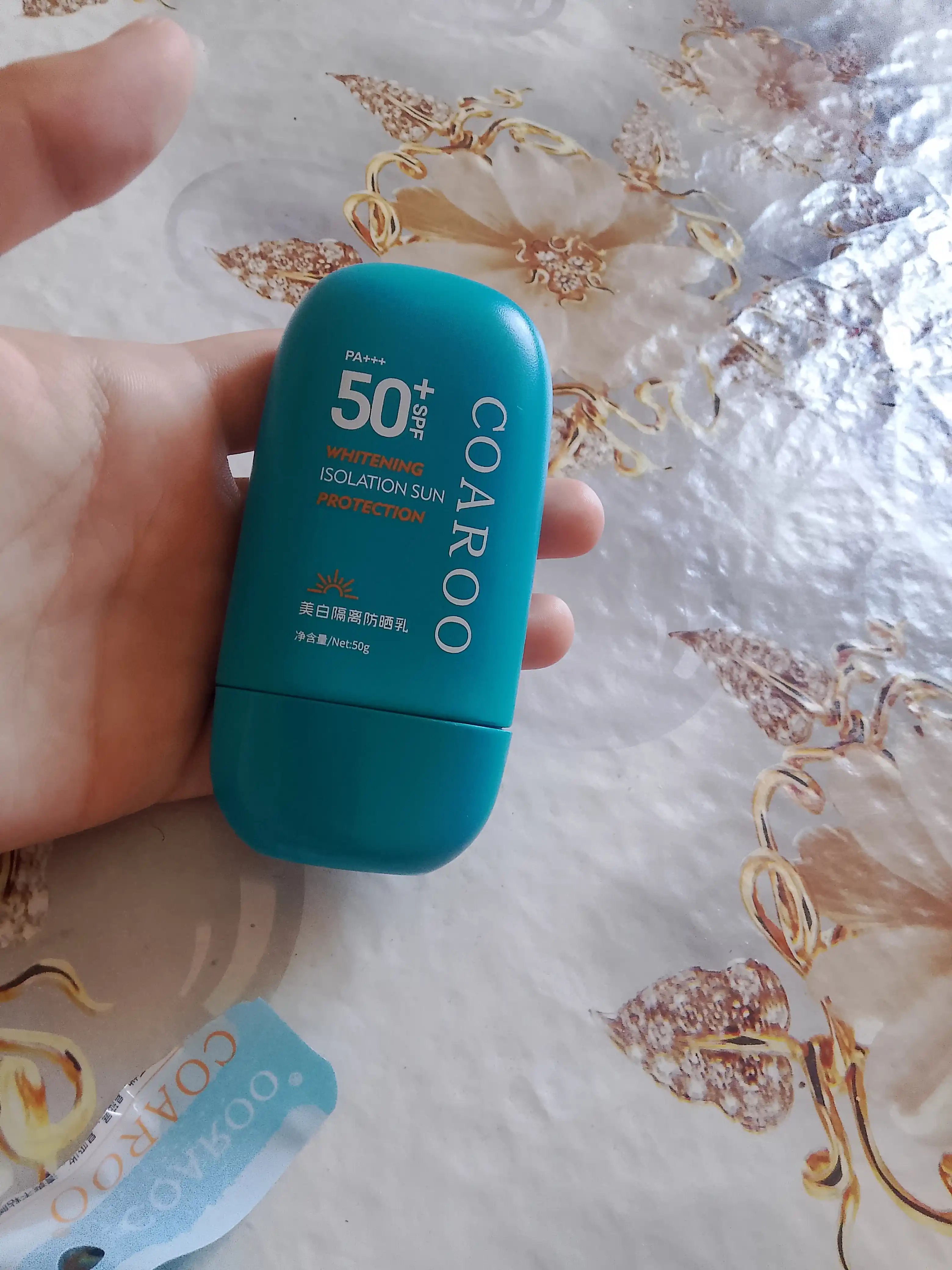Yuz uchun SPF 50 namlantiruvchi quyoshdan himoyalovchi krem