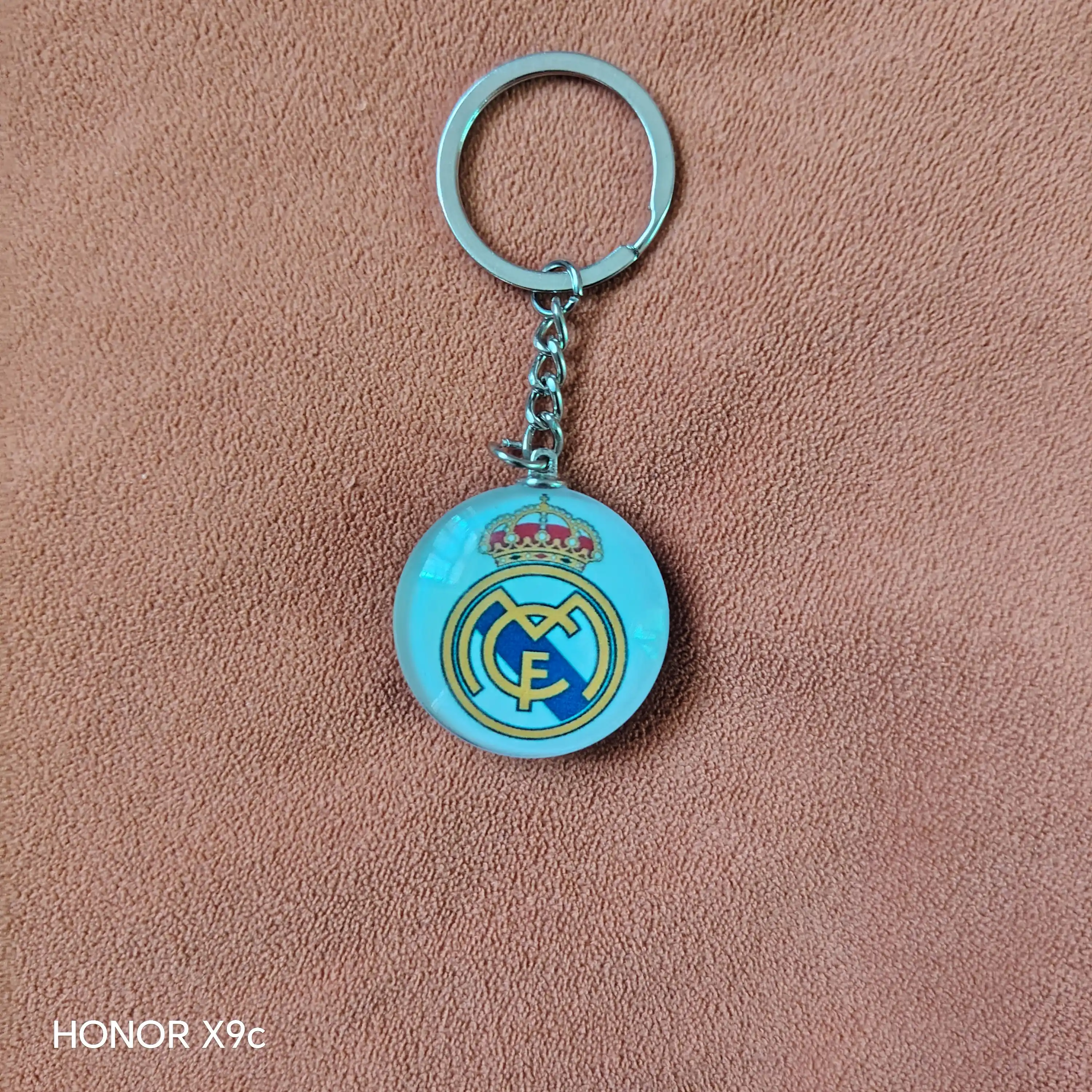 Брелок с изображением футбольных клубов REAL MADRID, BARSA, PSJ, CHELSI, LIVERPUL, MYU