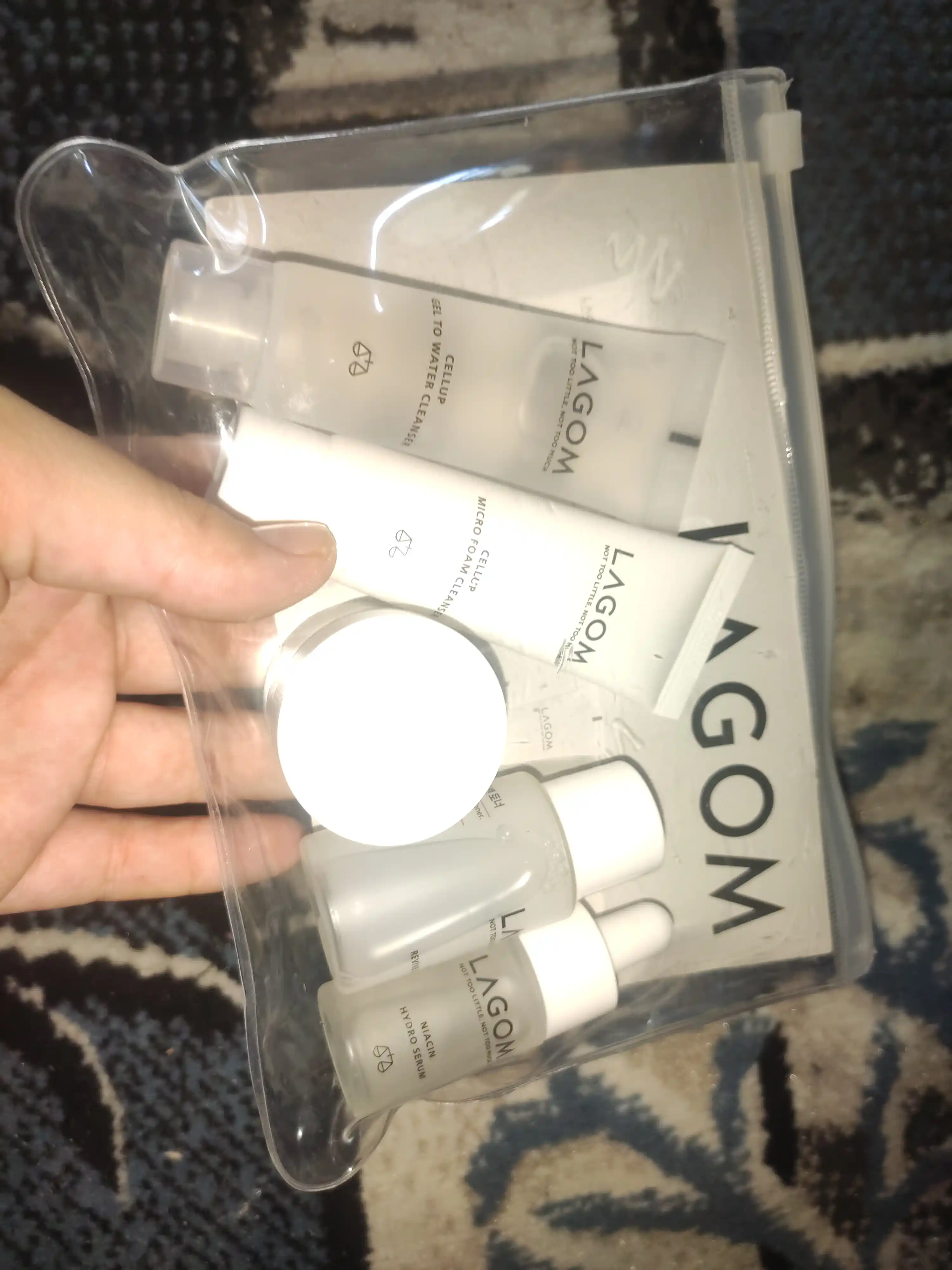 LAGOM TRAVEL KIT kosmetik vositalar to‘plami