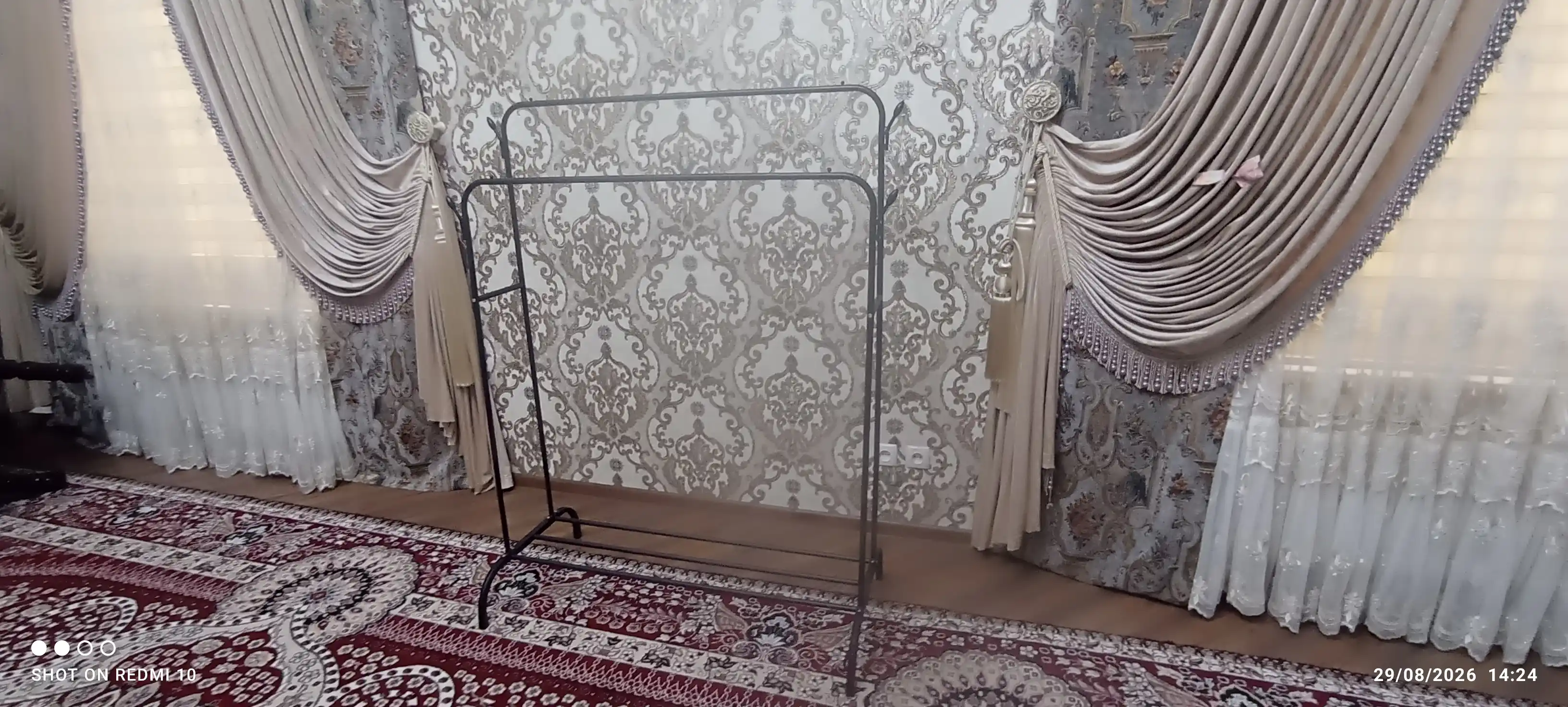 Напольная вешалка для одежды, металлическая, с полкой для обуви