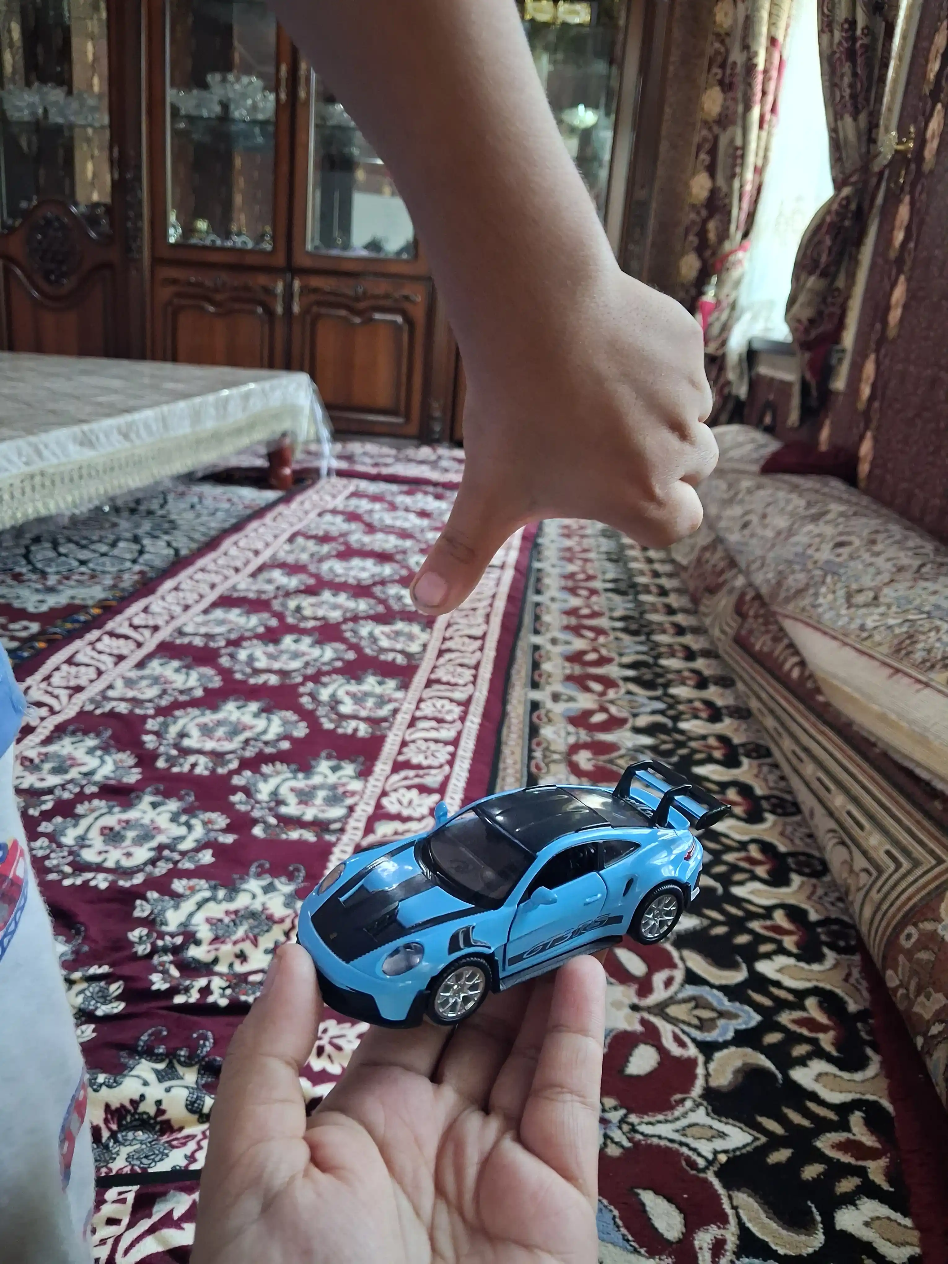 Железные автомобили. Для коллекции масштаб 1:36. двери открываются