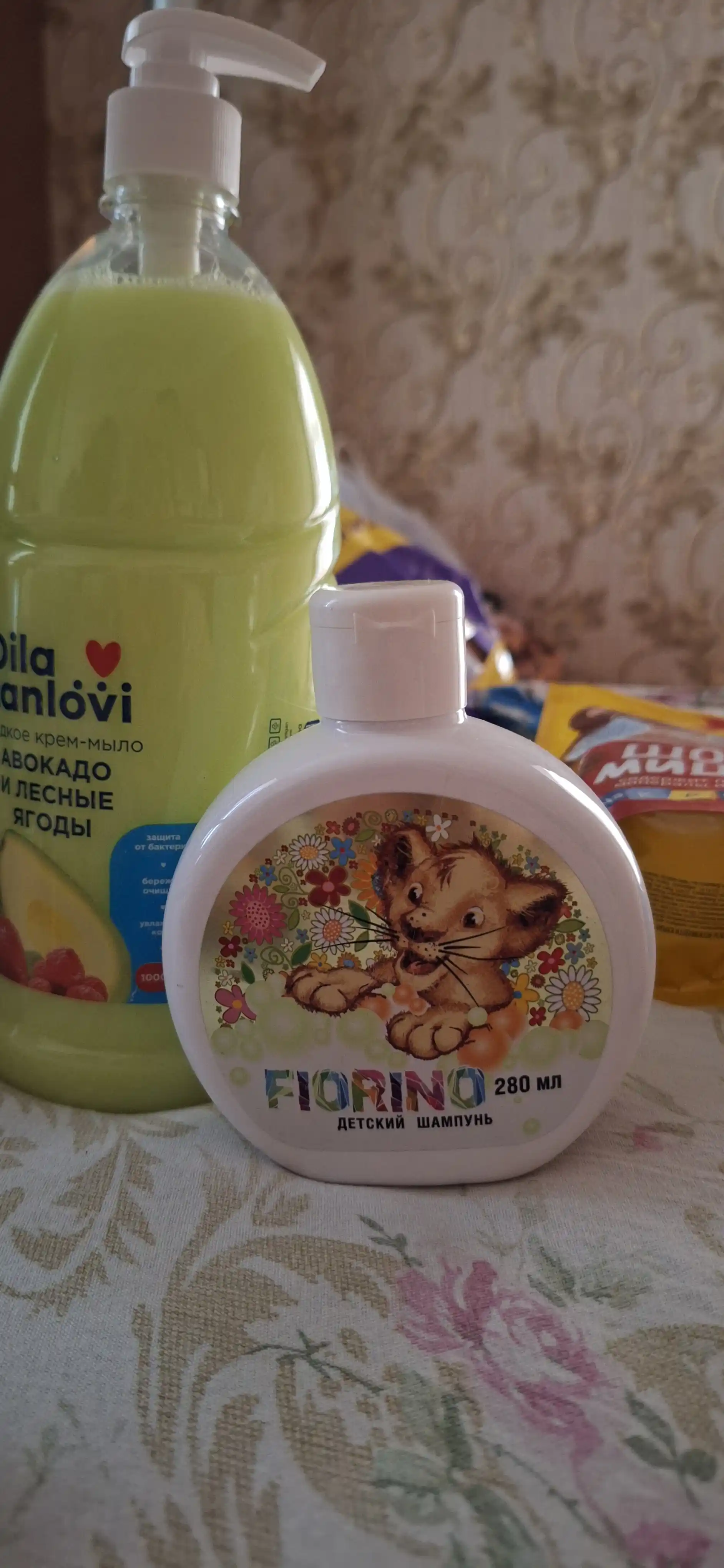 Fiorino bolalar shampuni 280 ml — ko‘z yosh qoldirmaydi, vitaminli, o‘sish va mustahkam