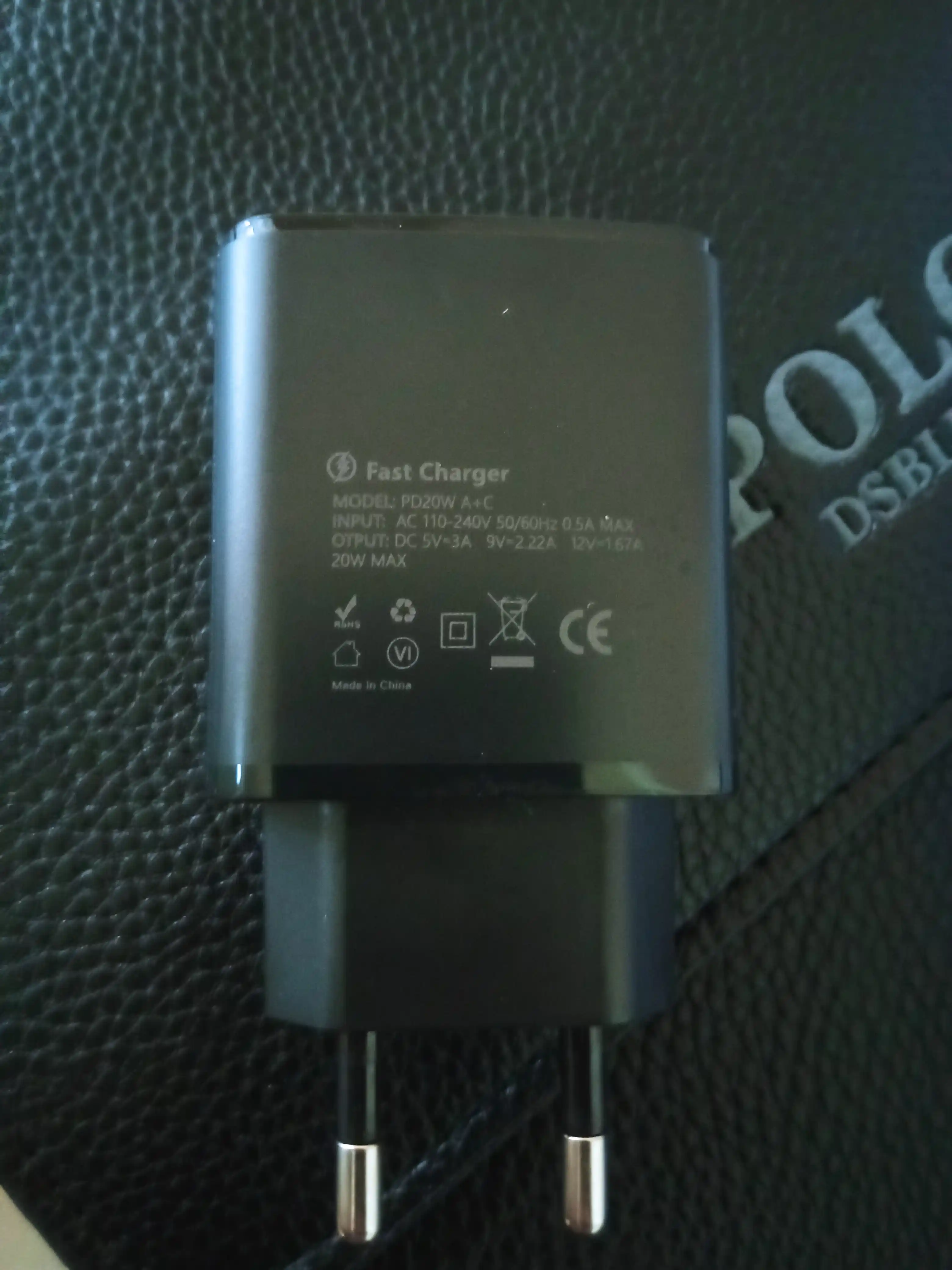Зарядное устройство KIN KC27 20W USB-A Type-C быстрая зарядка адаптер