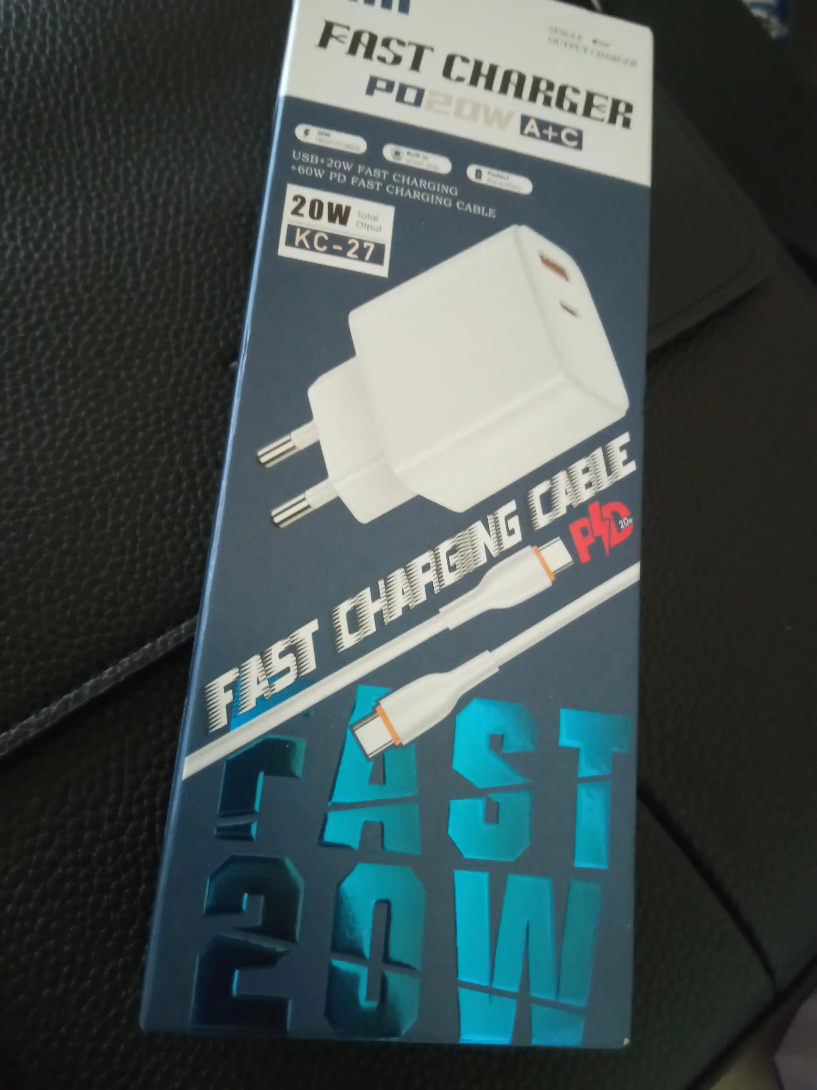 Зарядное устройство KIN KC27 20W USB-A Type-C быстрая зарядка адаптер