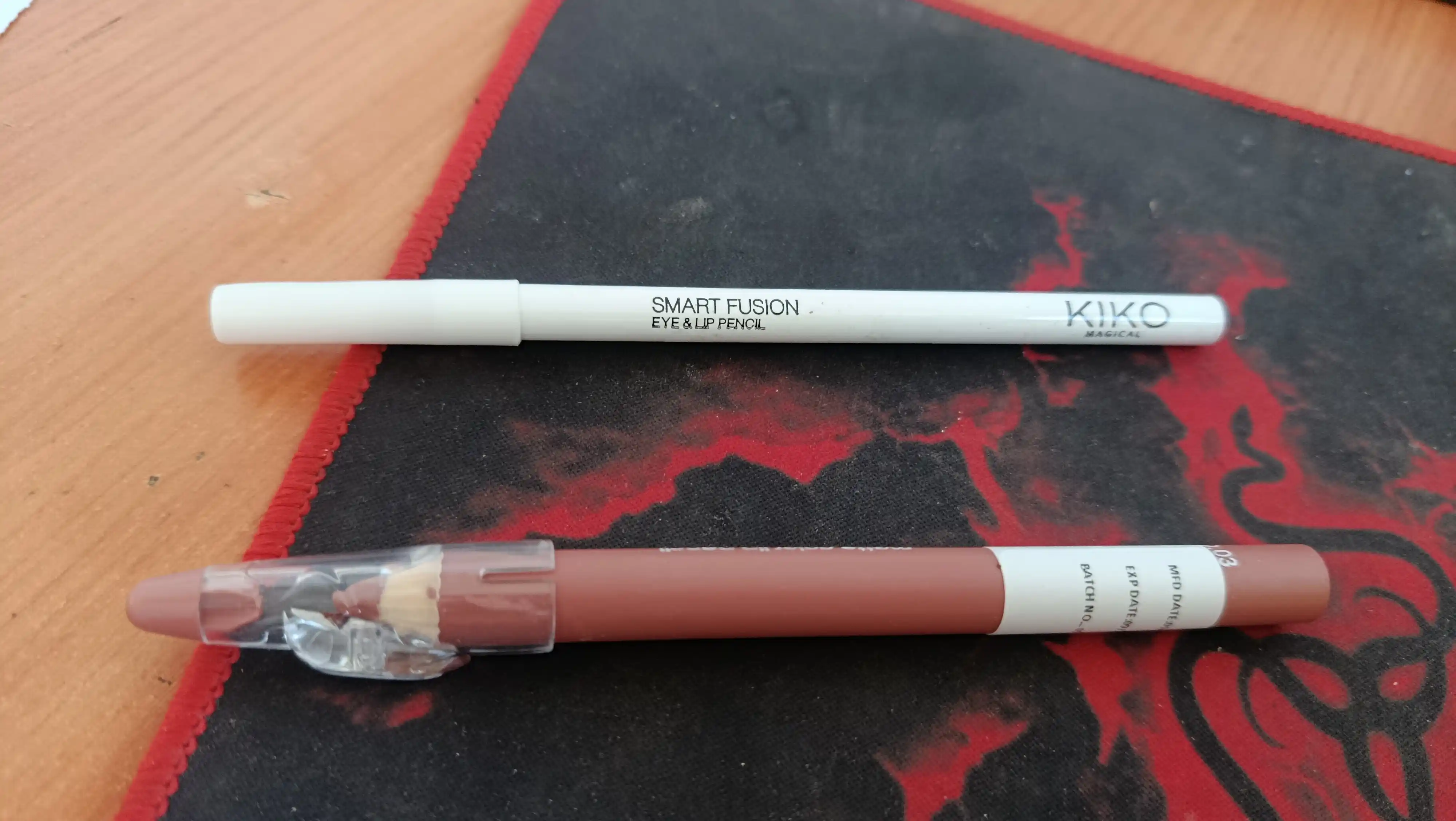 Карандаш для глаз и губ Kiko milano, белый, чёрный, водостойкий 