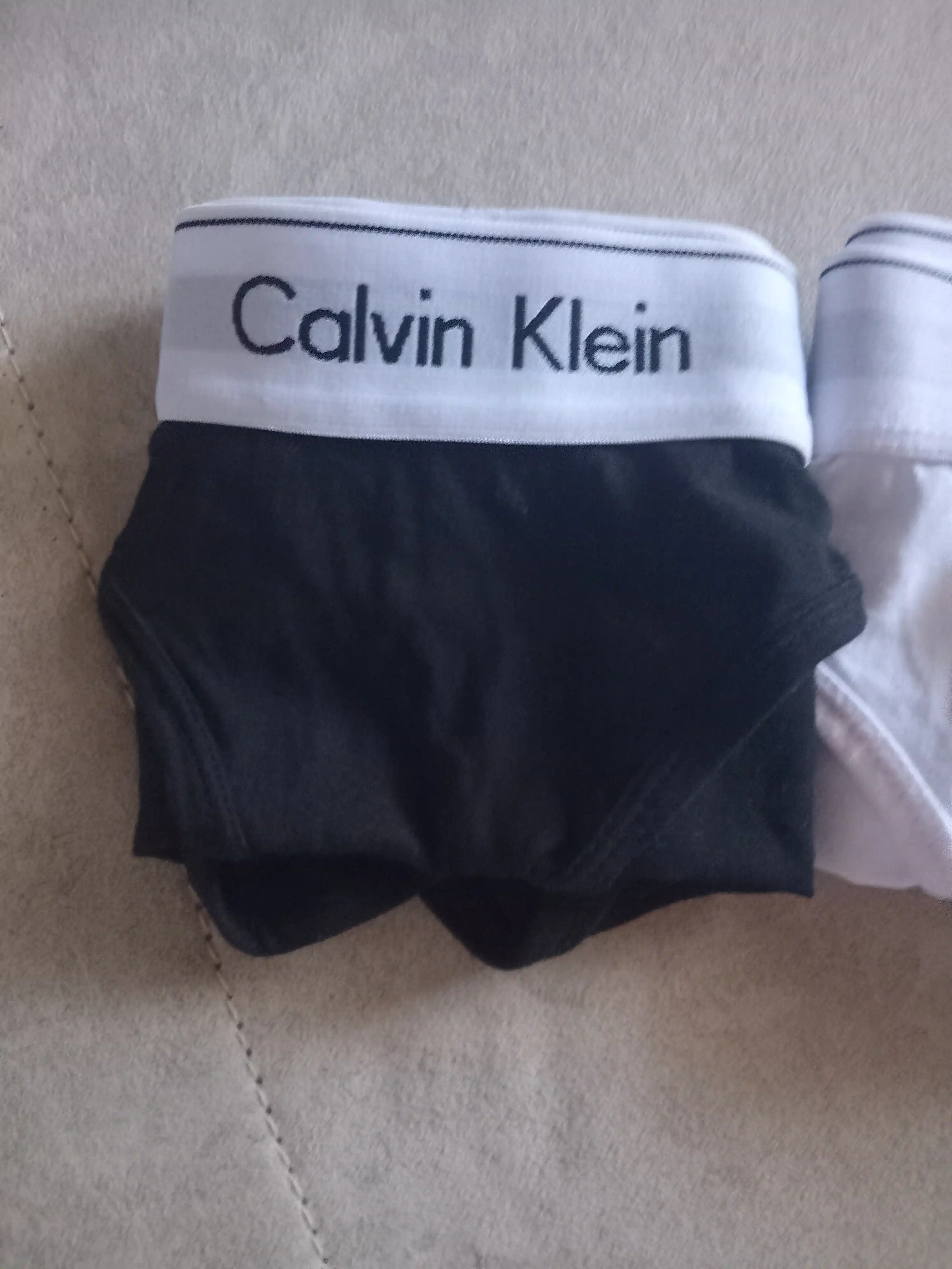 Calvin Klein ayollar ichki kiyimi, 95% paxtadan, 1 dona, slip va stringlar bilan