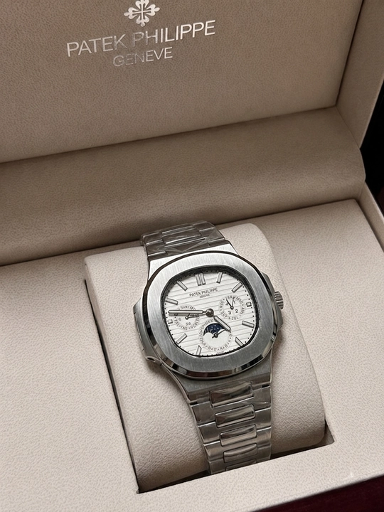 Часы Patek Philippe Nautilus с синим циферблатом - 