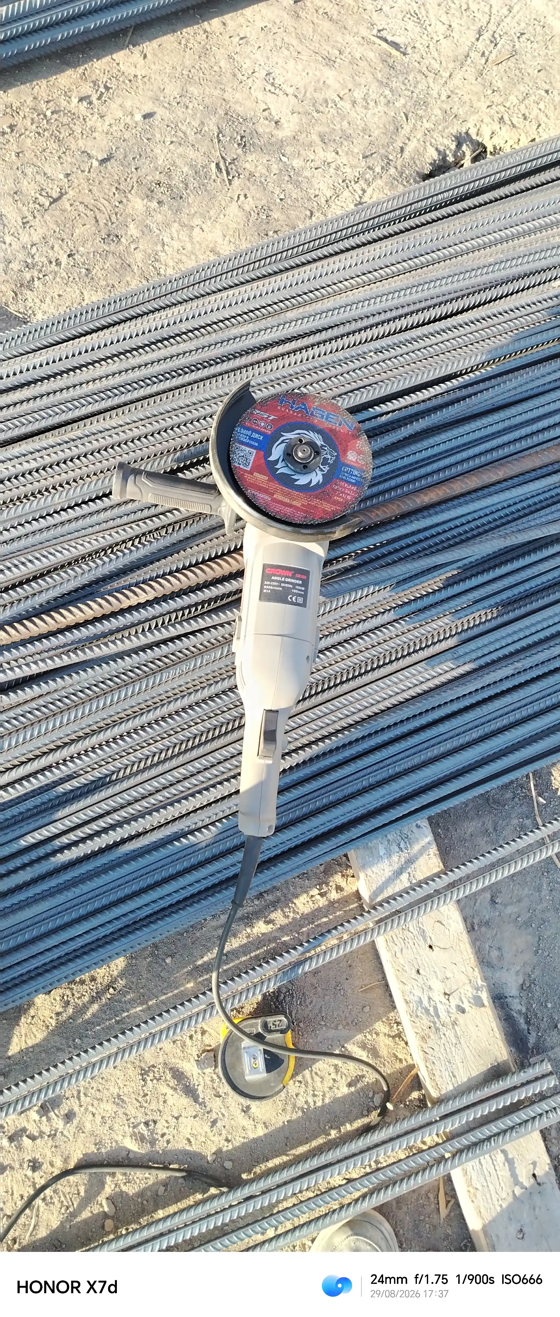 Crown 180 mm bolgarka, professional burchakli silliqlagich 1600W