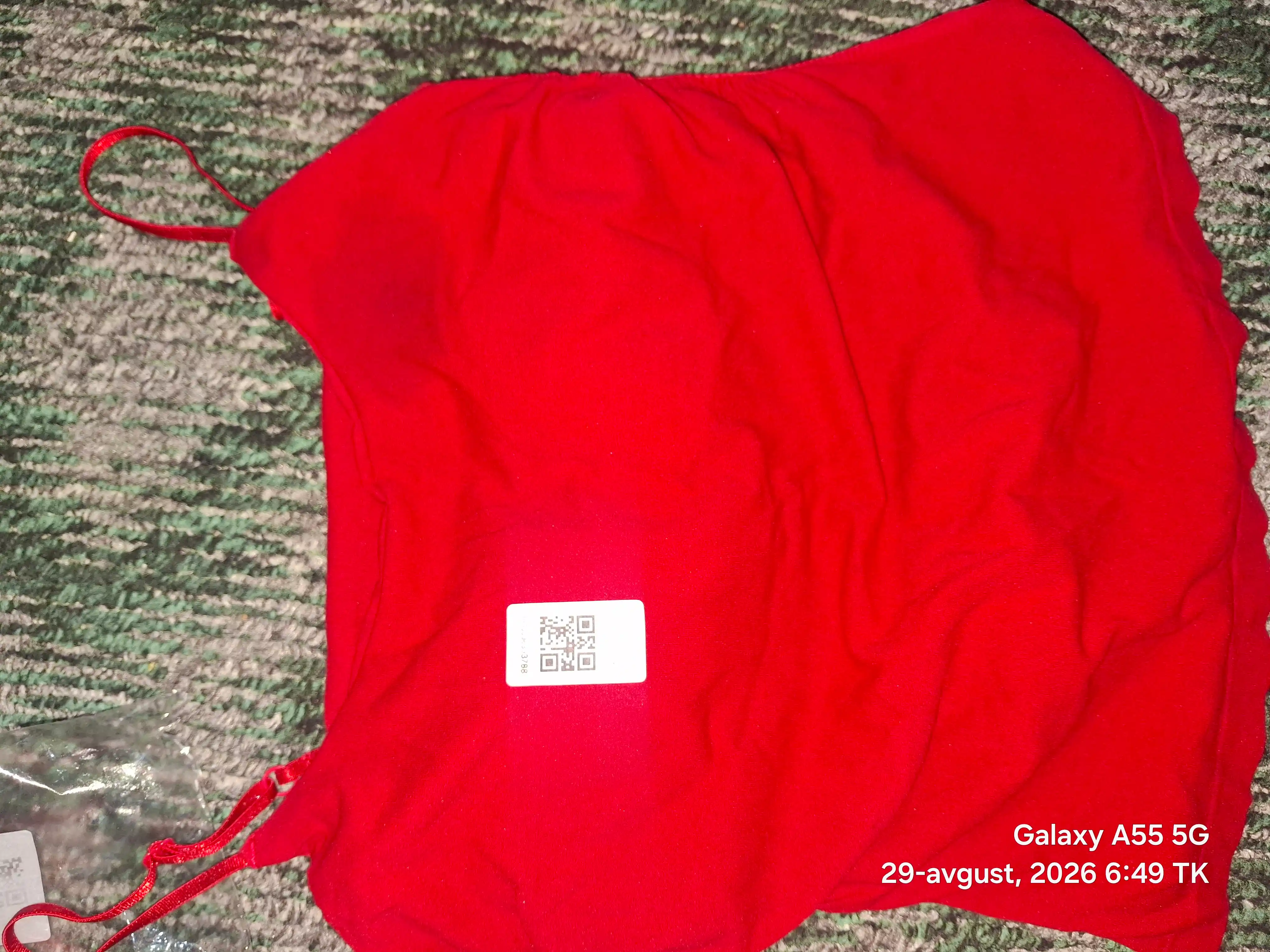 Ayollar uchun mayka top, astariga chashka tikilgan, universal o‘lchami 40-62 kg