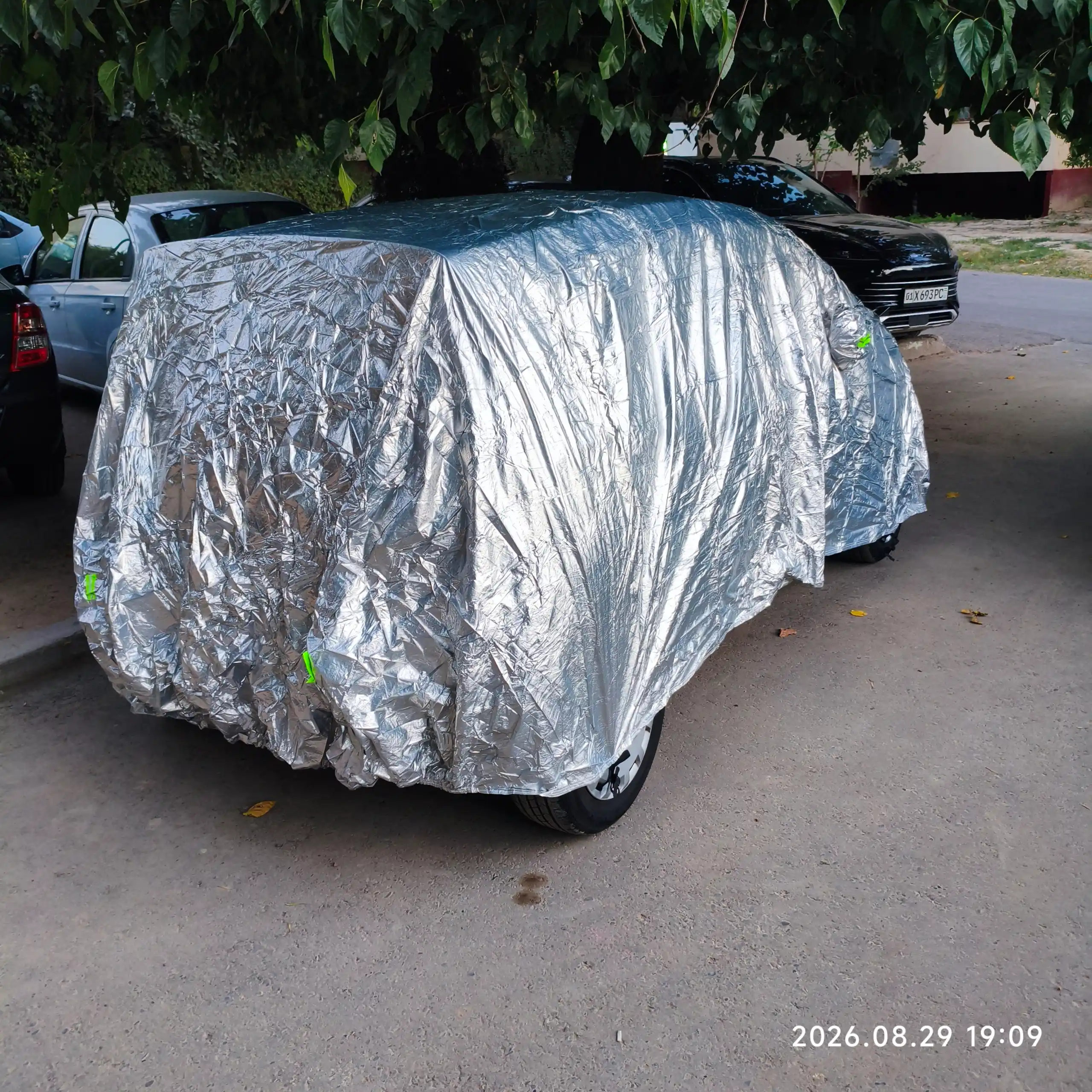AVTOTENT universal barcha fasl uchun mos keladigan suv oʻtkazmaydigan himoya tent g‘ilofi