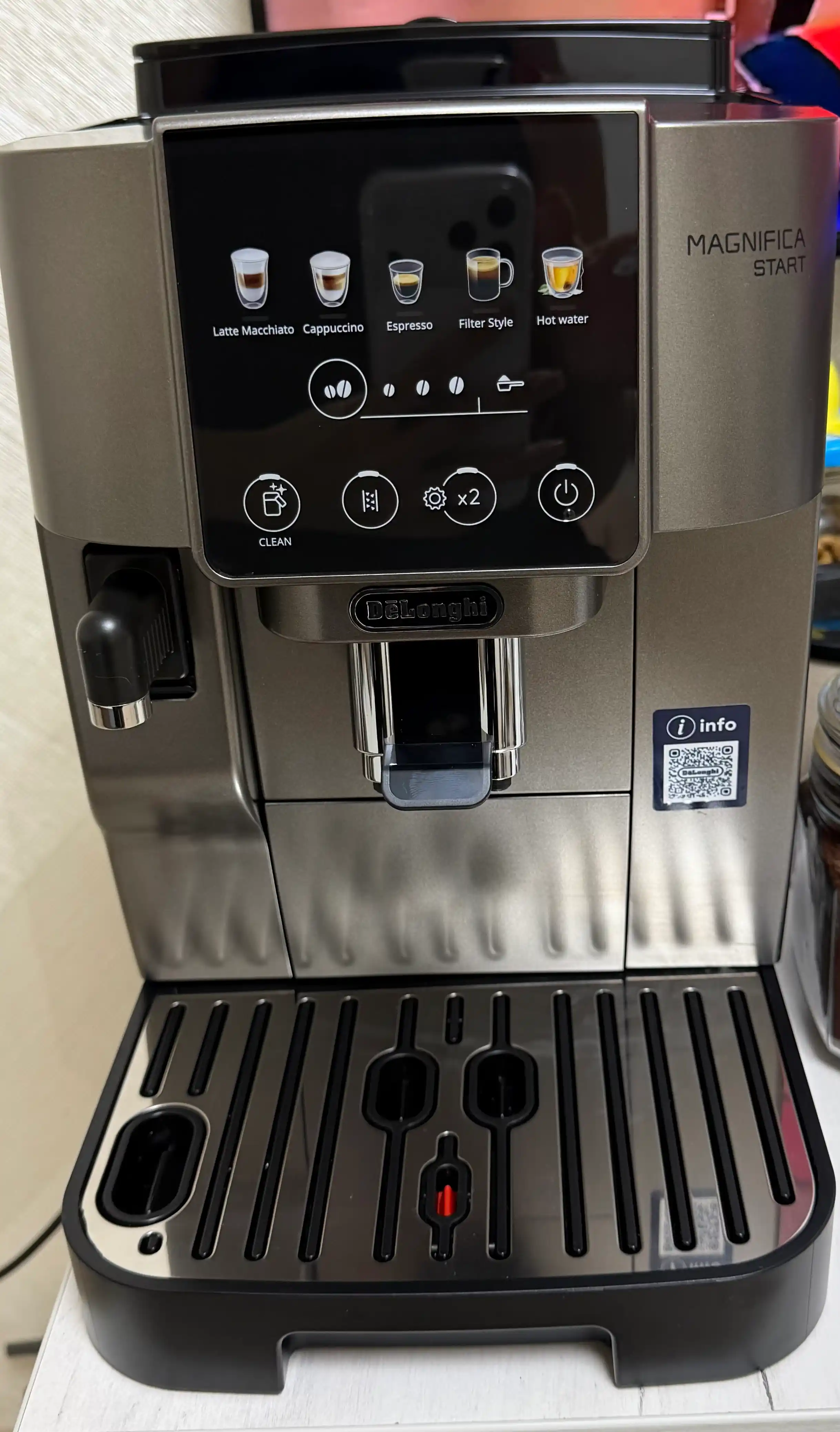 Kofe mashinasi De'Longhi ECAM220.91.TB Magnifica Start, avtomatik, 15 bar